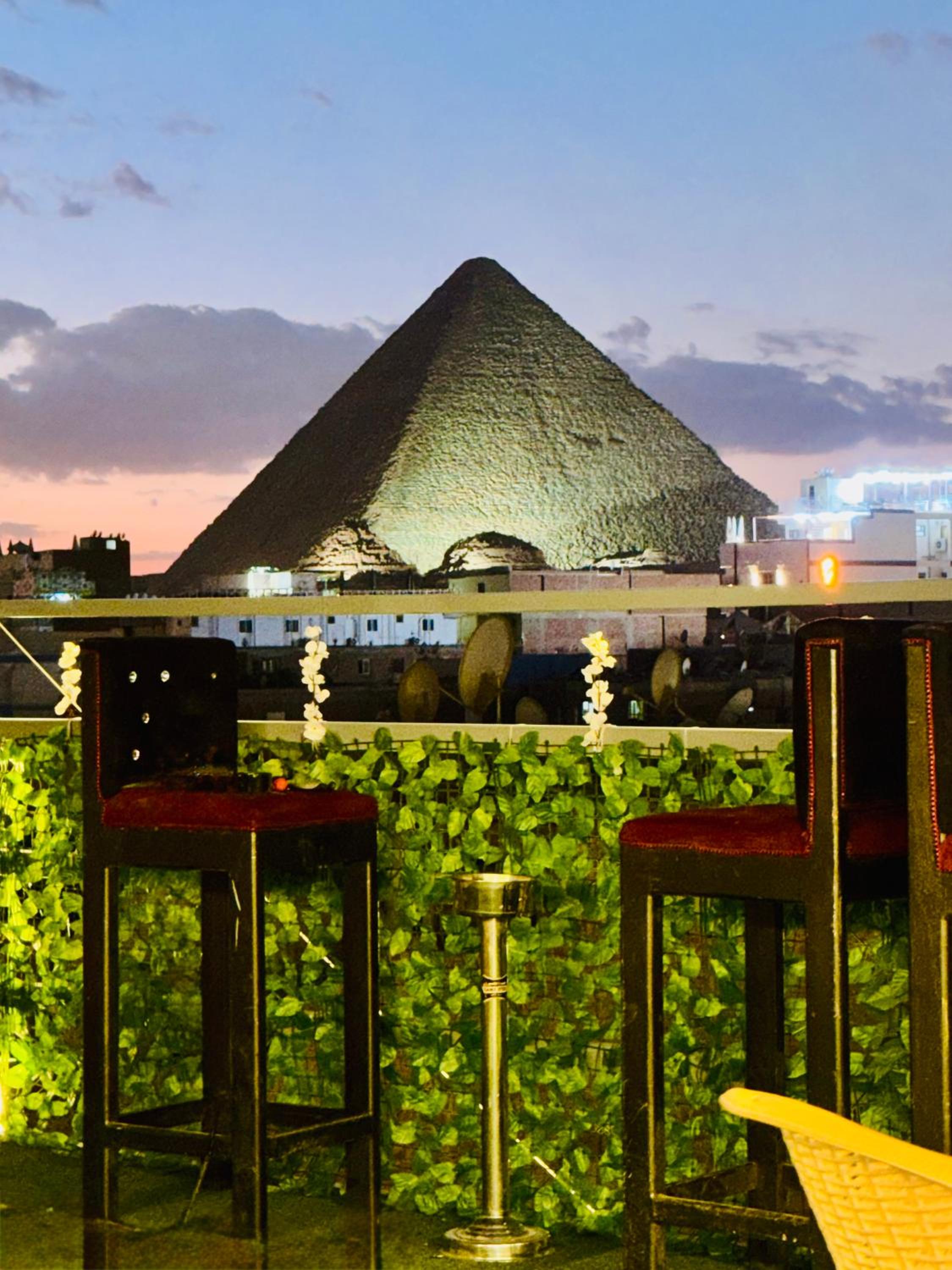 Great Pyramids view Lodge