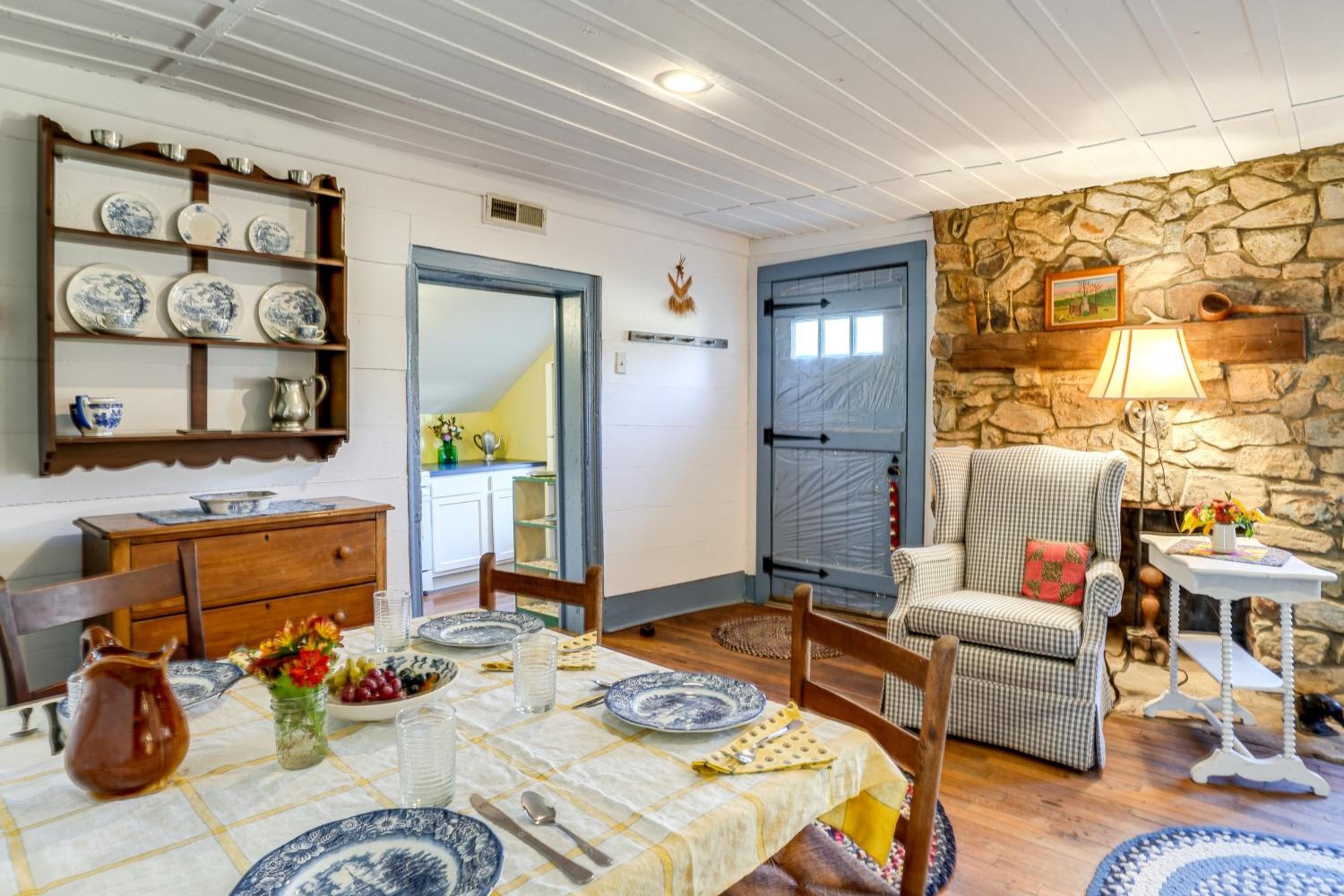 Blue Ridge Retreat! Cottage on the Rapidan River