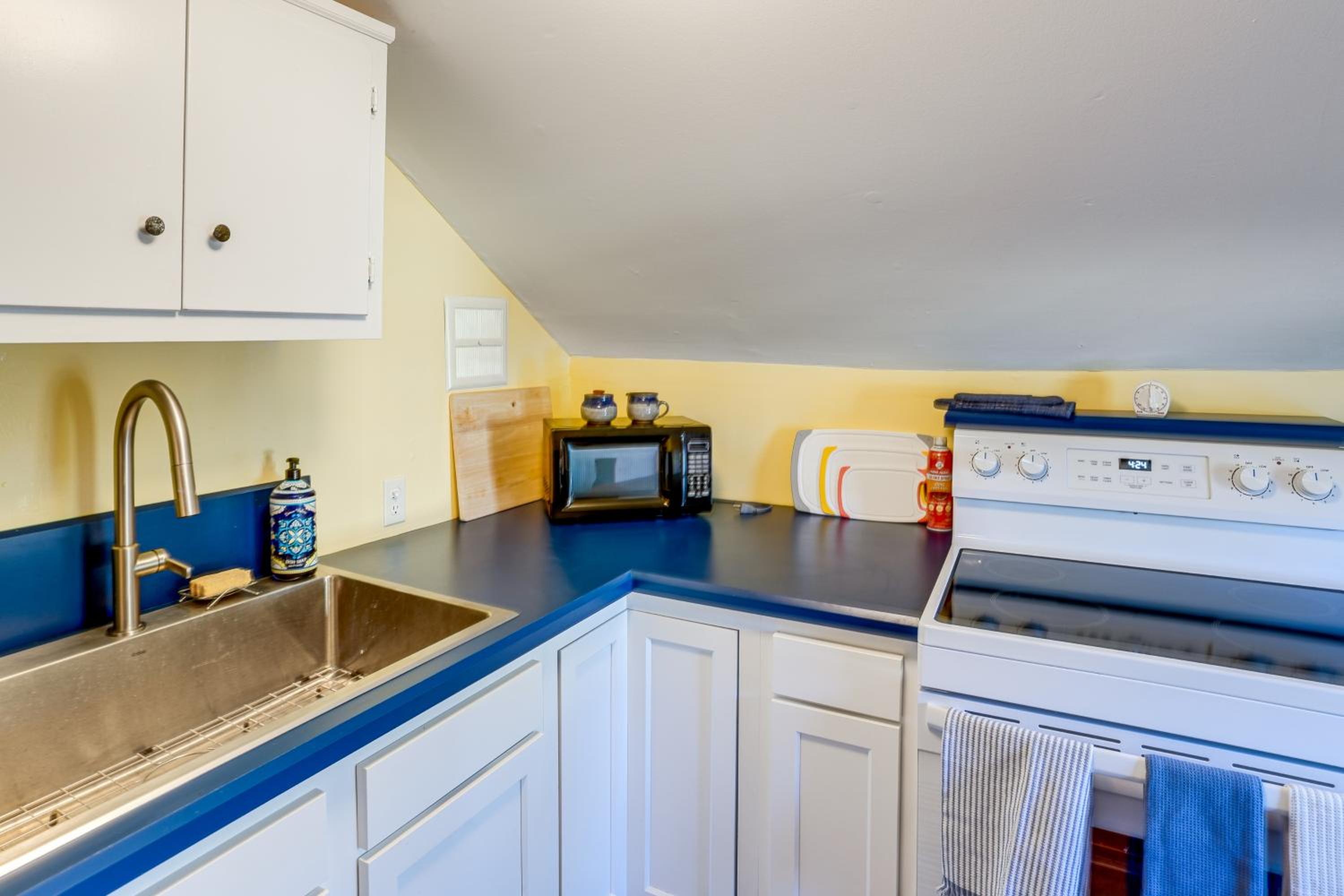 Blue Ridge Retreat! Cottage on the Rapidan River