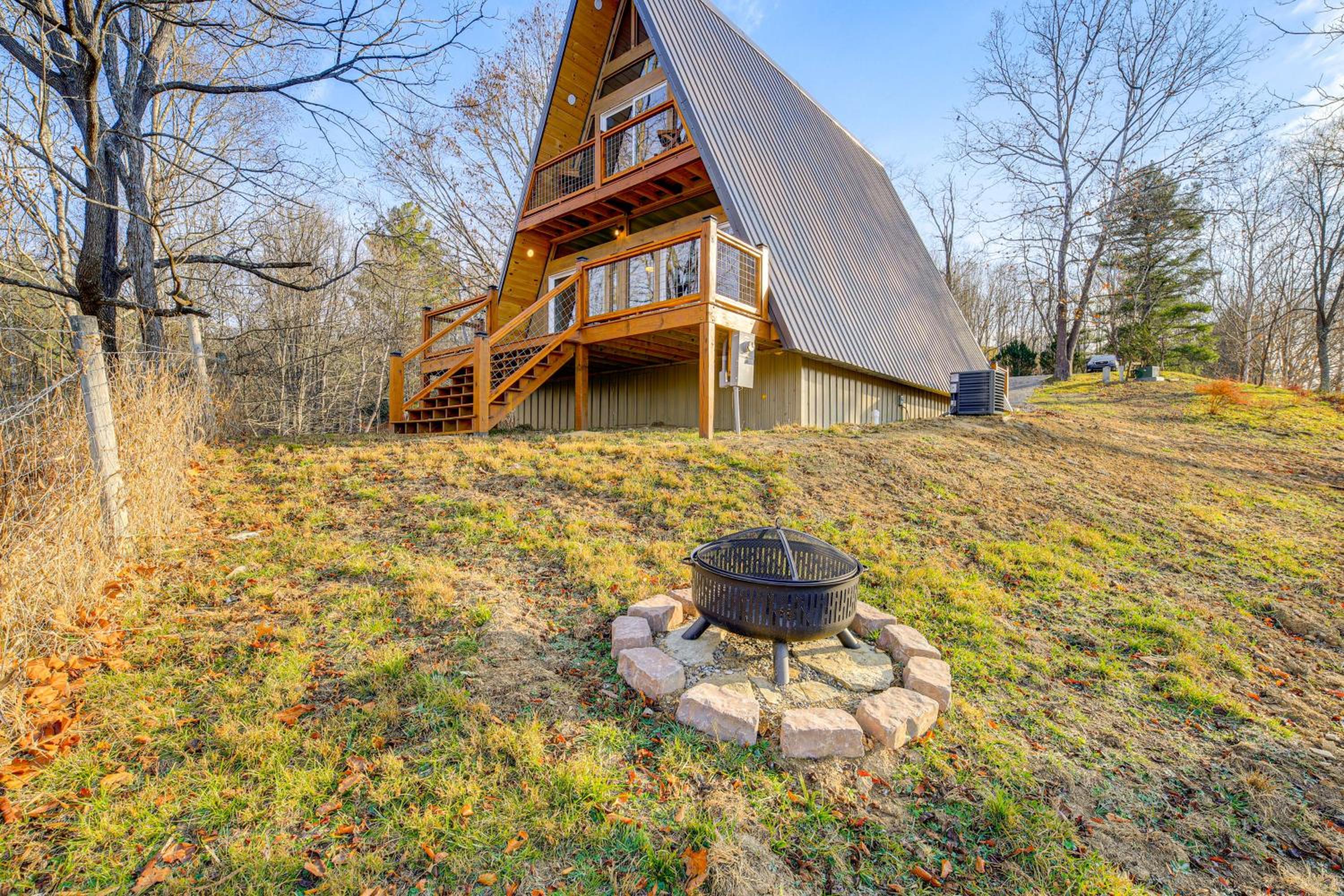 Steps to State Park! A-Frame Cabin in Piney Creek