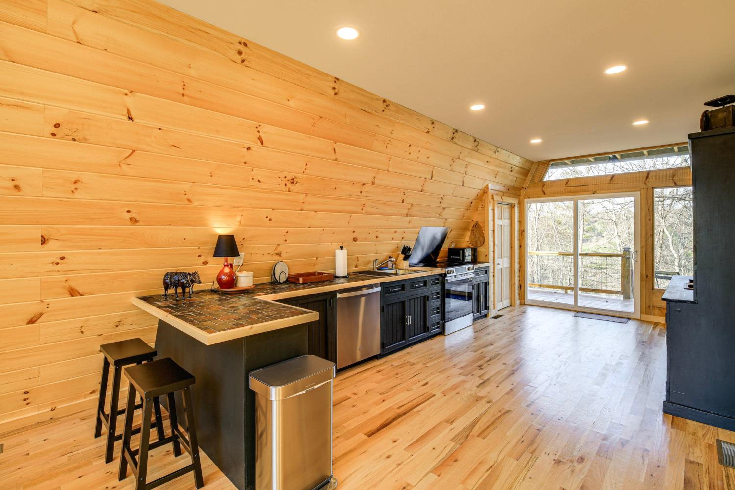 Steps to State Park! A-Frame Cabin in Piney Creek