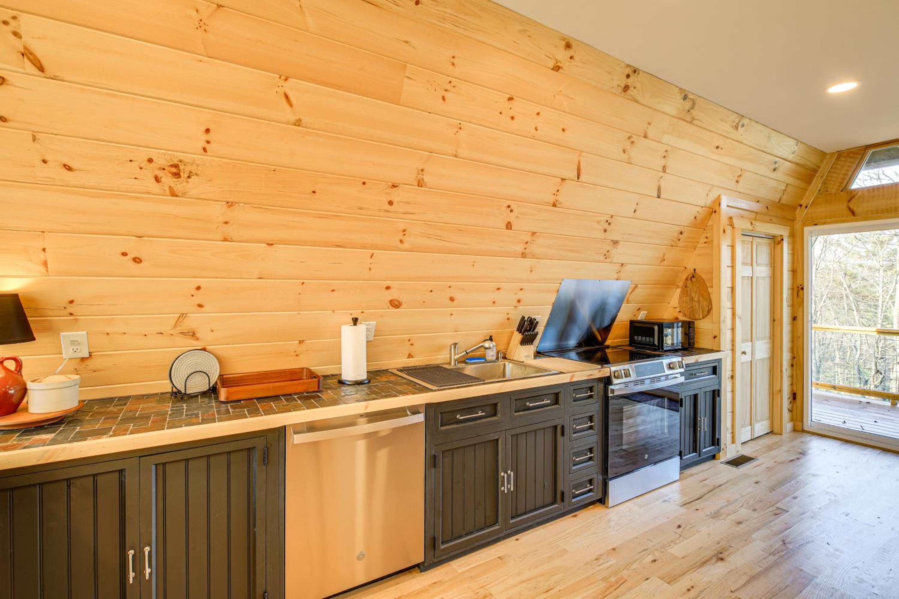 Steps to State Park! A-Frame Cabin in Piney Creek