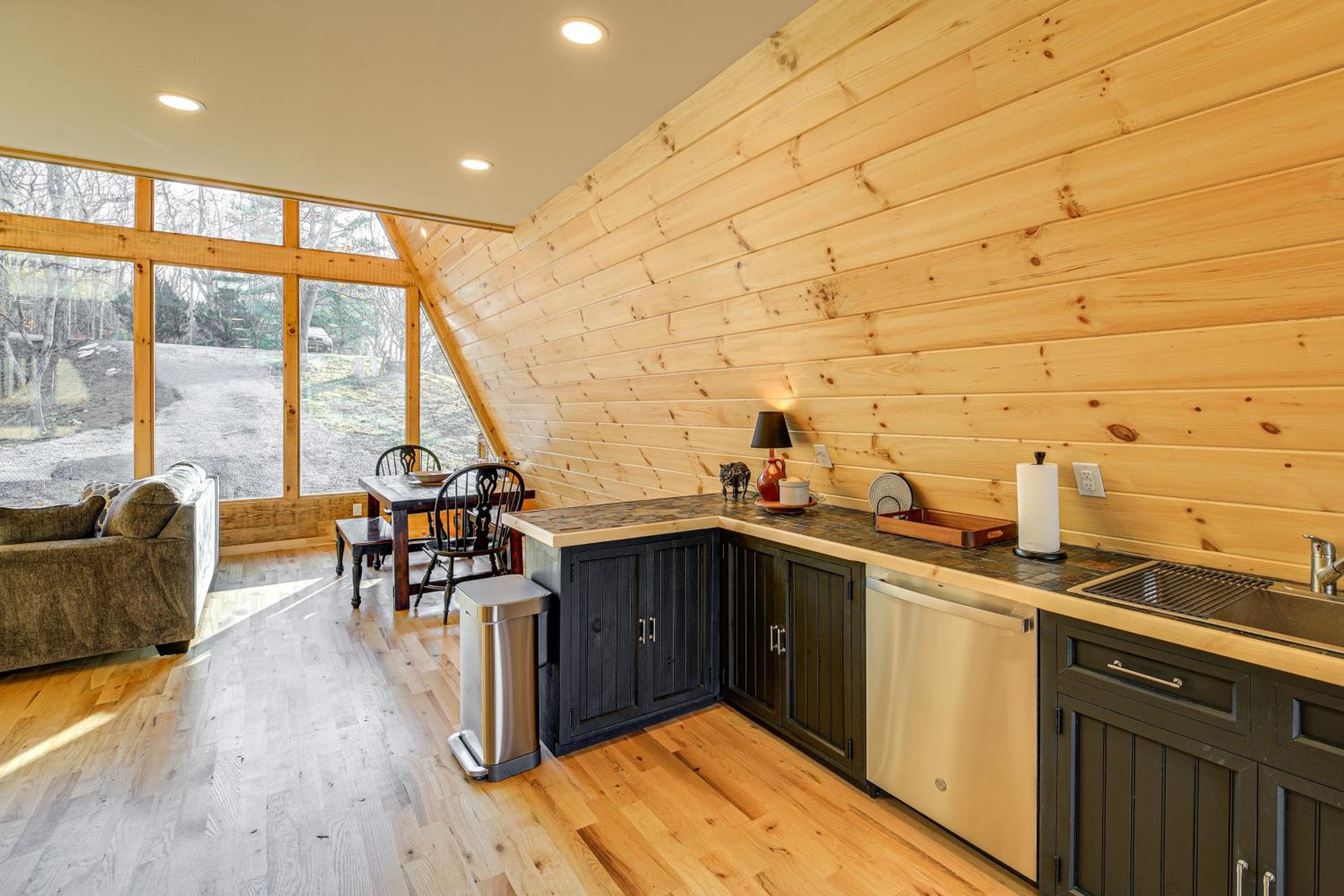 Steps to State Park! A-Frame Cabin in Piney Creek