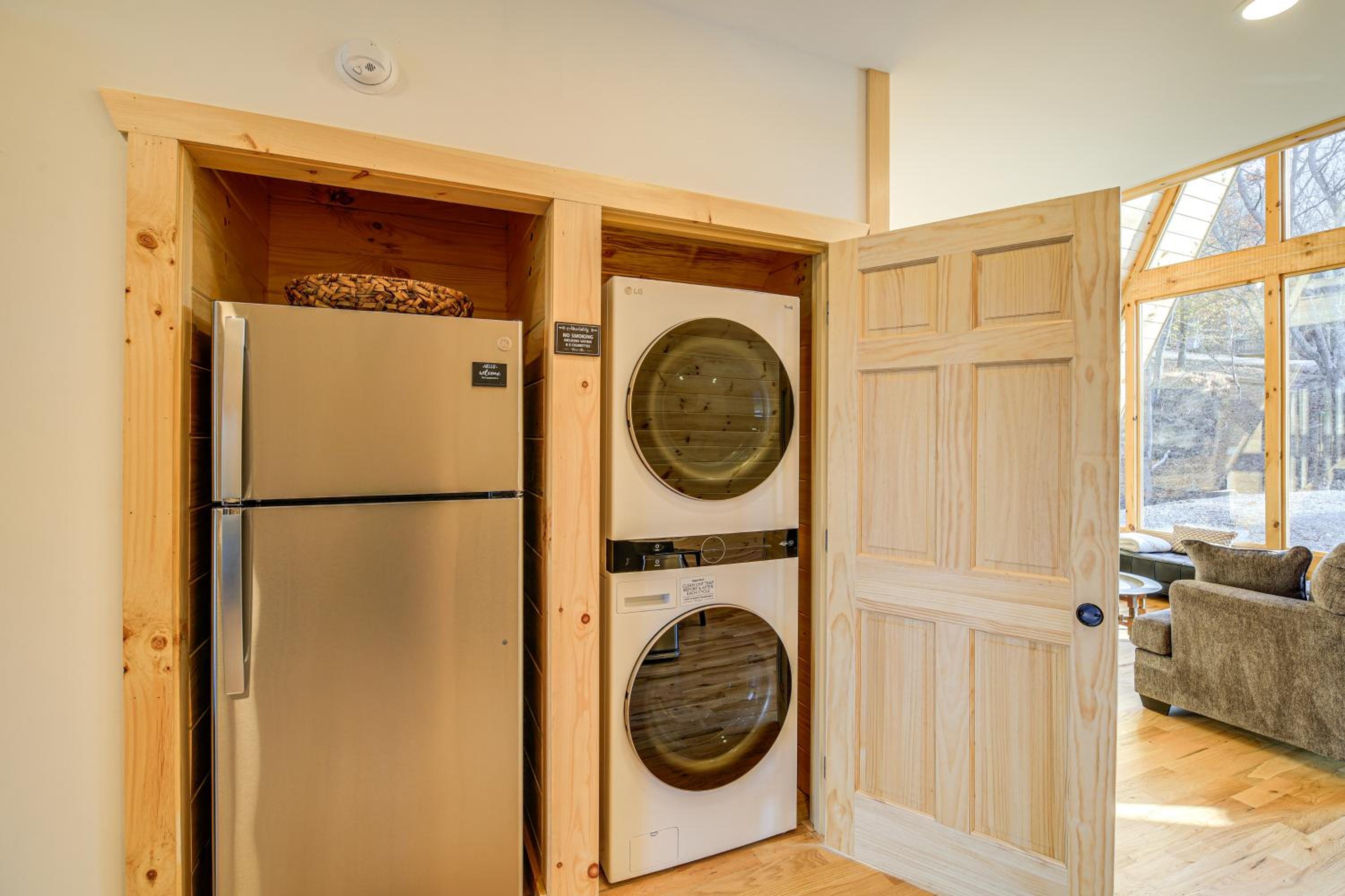 Steps to State Park! A-Frame Cabin in Piney Creek