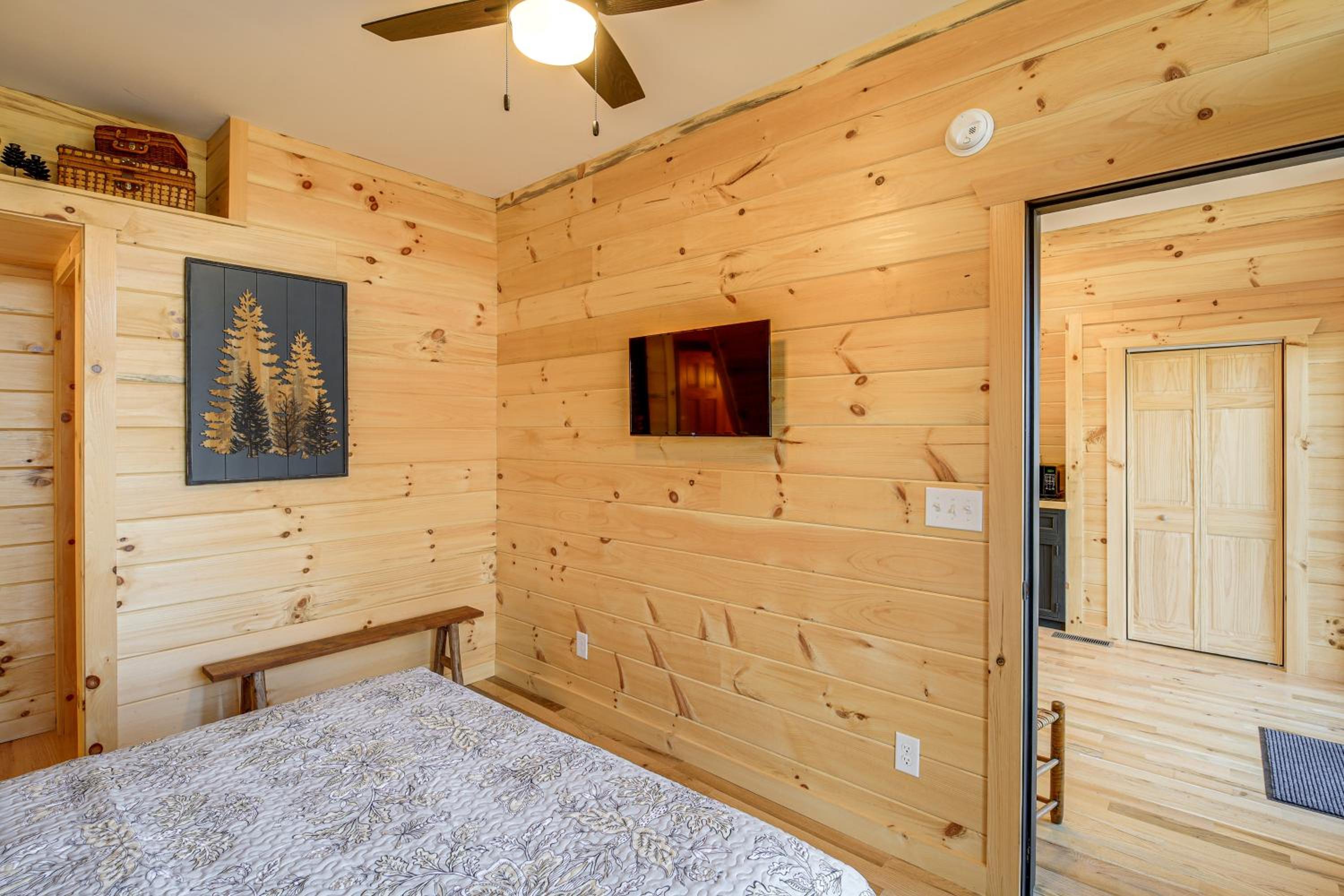 Steps to State Park! A-Frame Cabin in Piney Creek