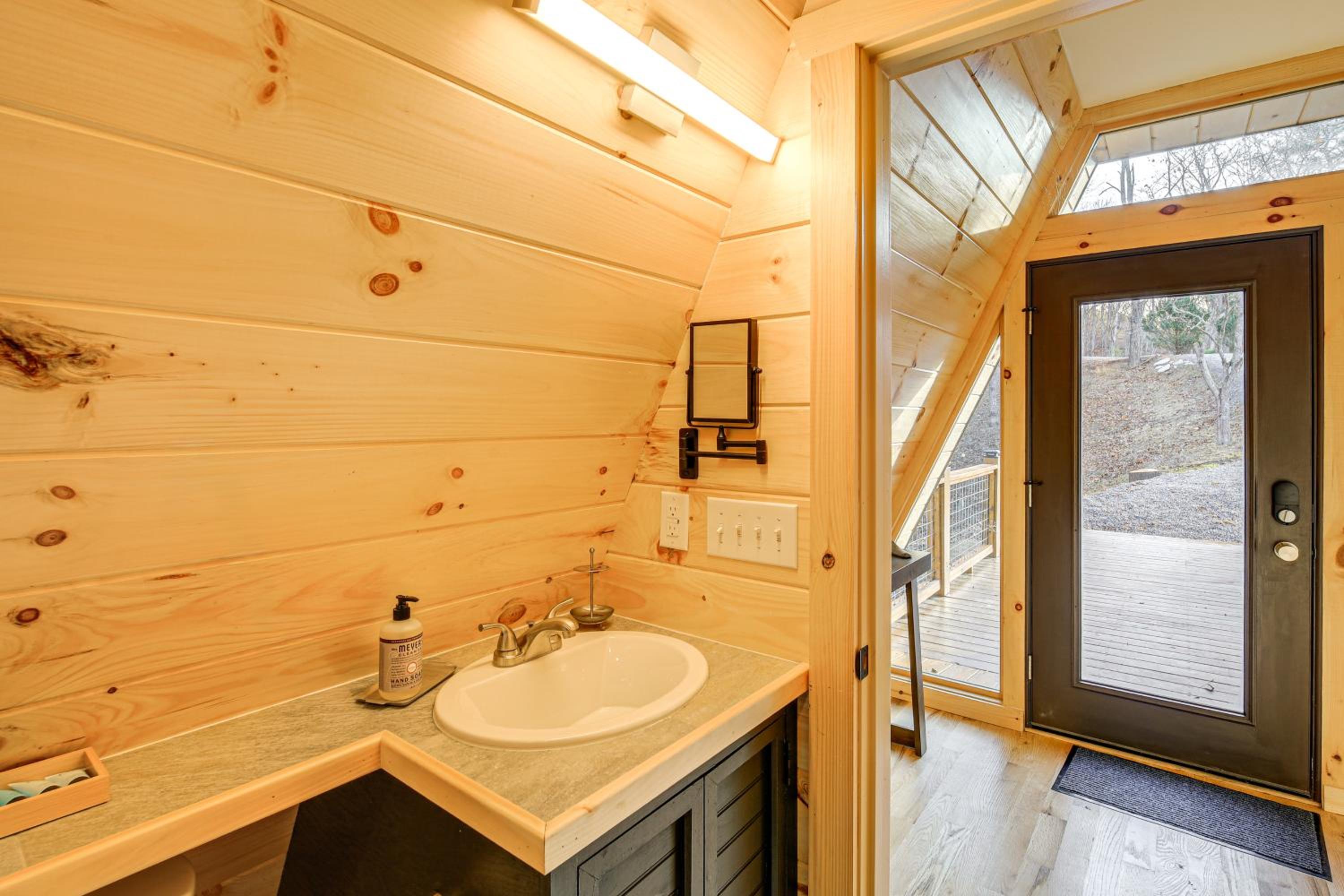 Steps to State Park! A-Frame Cabin in Piney Creek