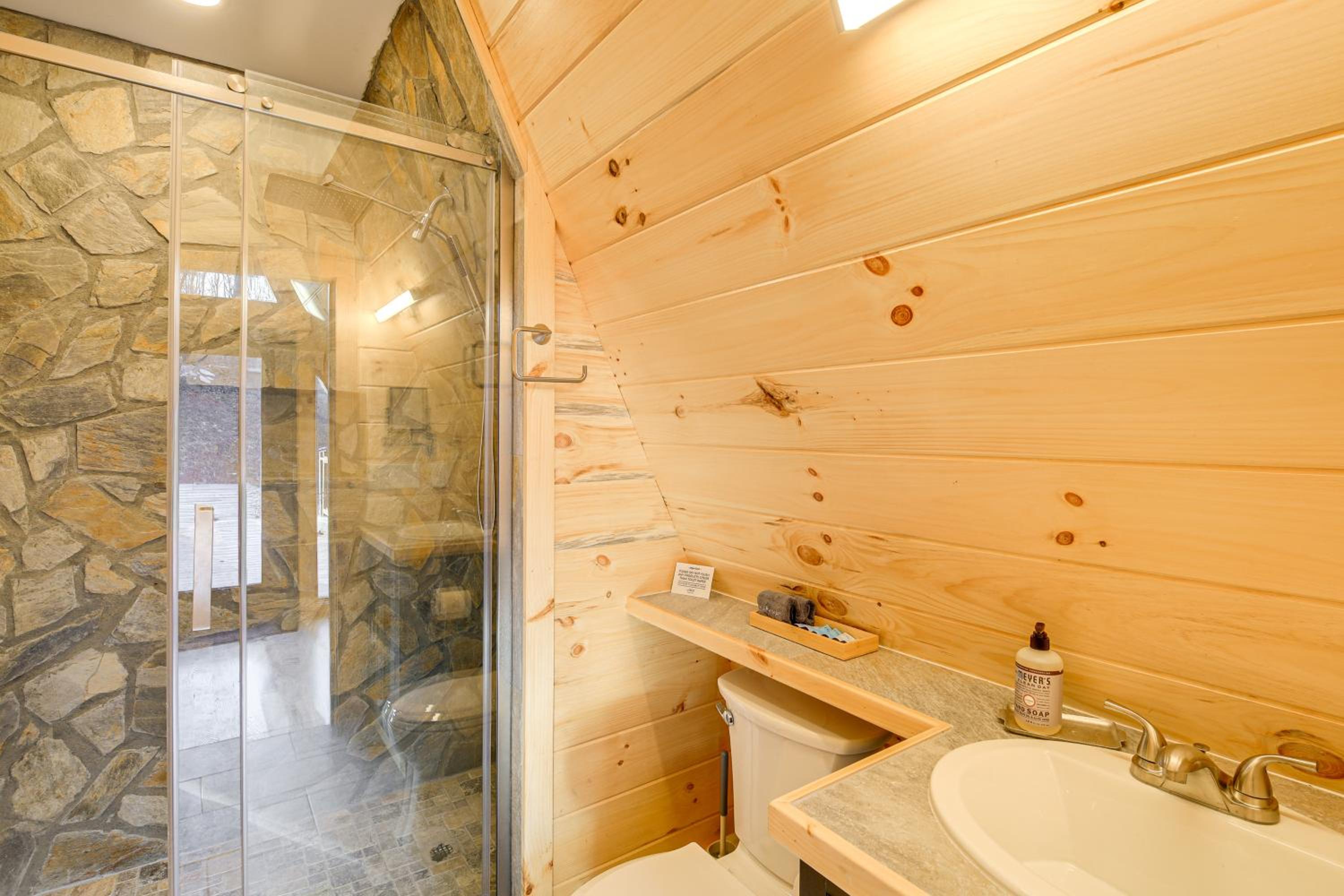 Steps to State Park! A-Frame Cabin in Piney Creek