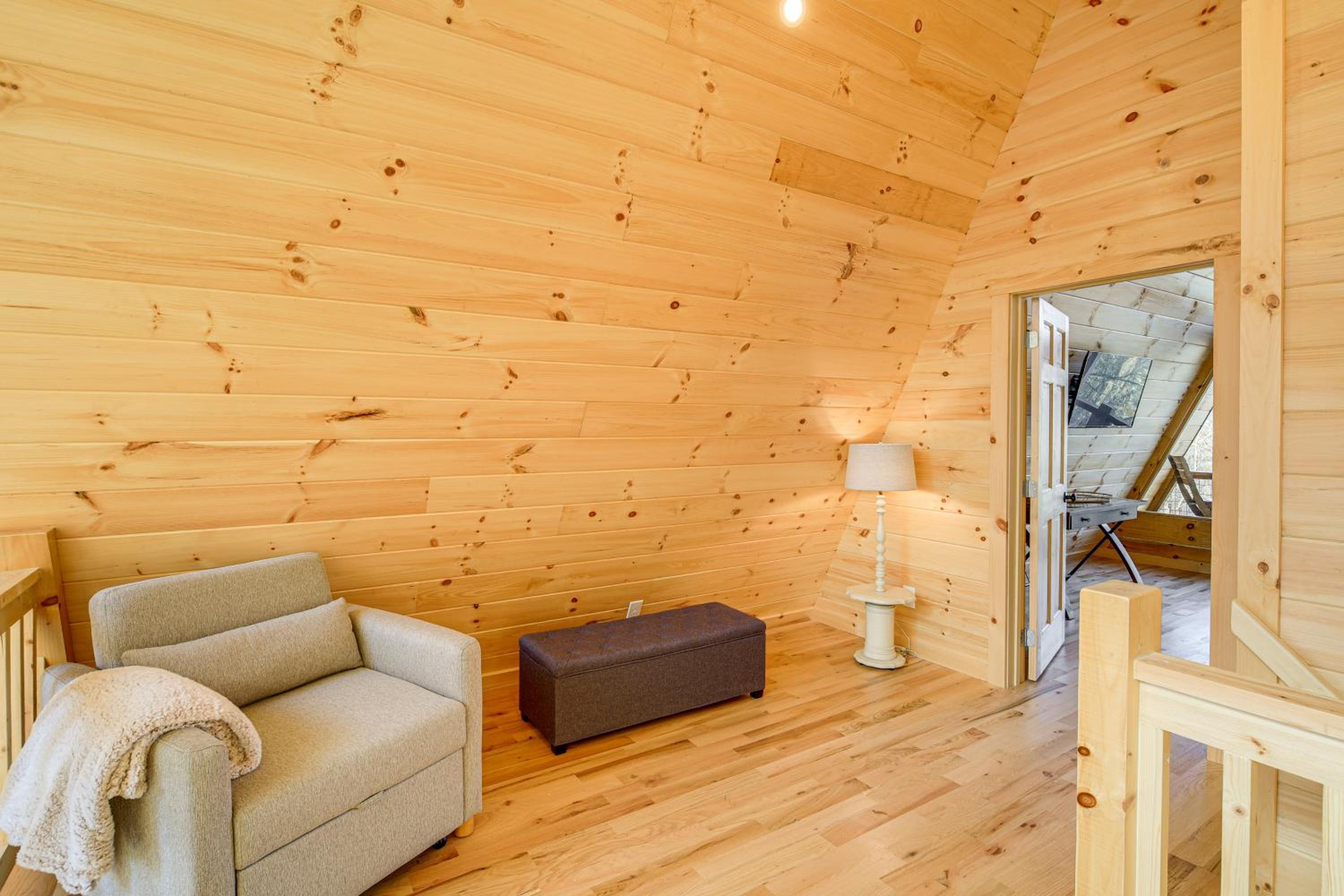 Steps to State Park! A-Frame Cabin in Piney Creek