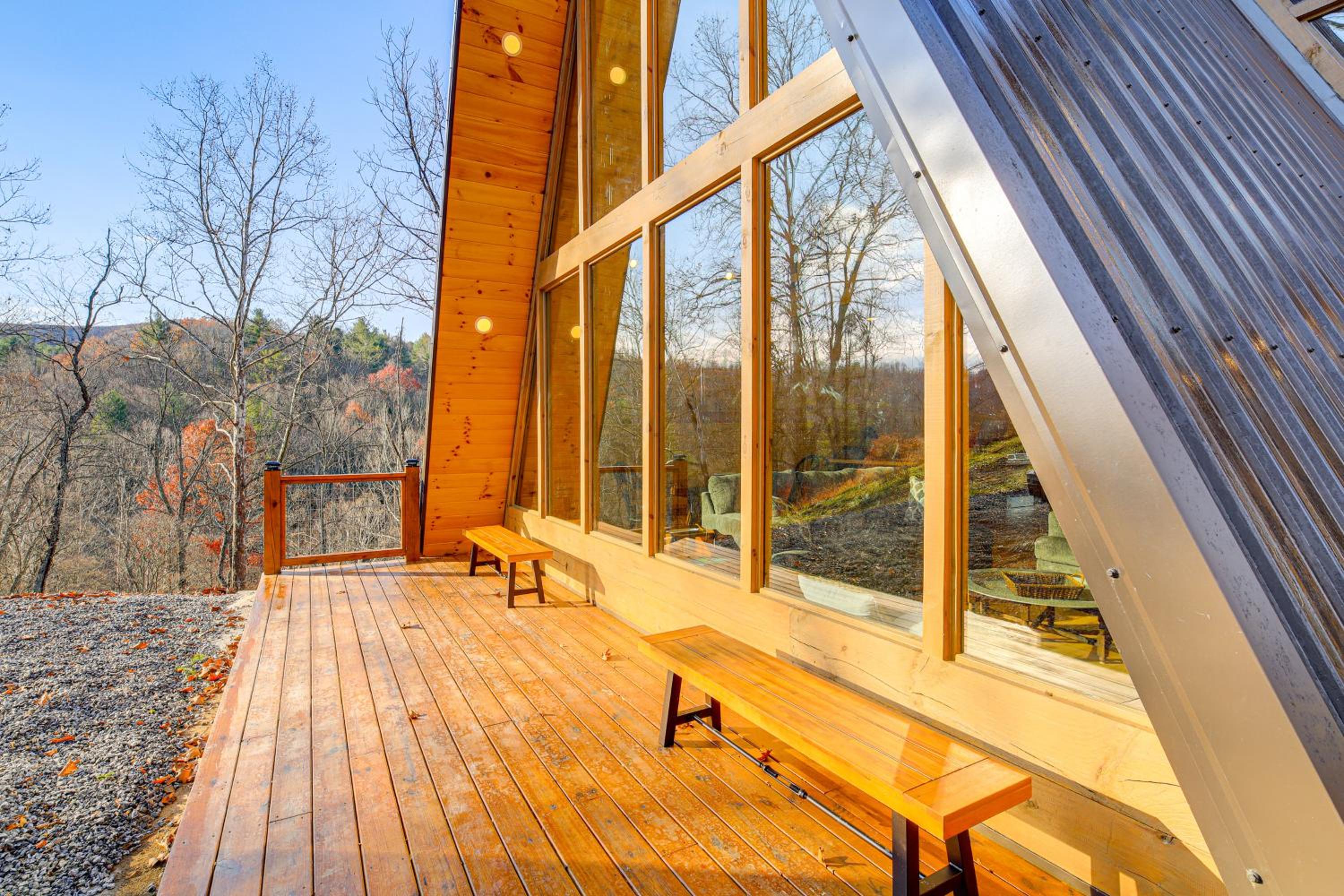 Steps to State Park! A-Frame Cabin in Piney Creek