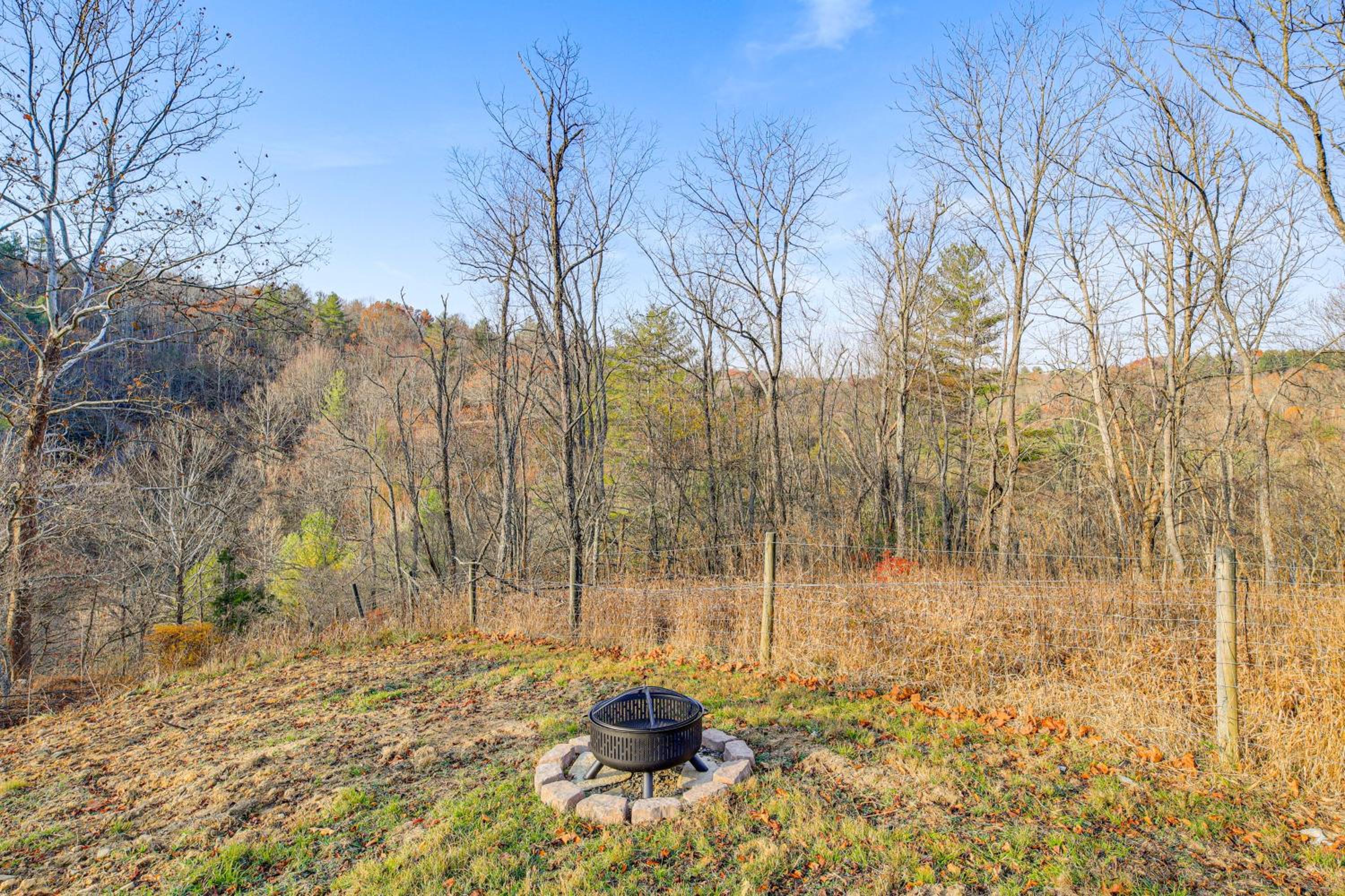 Steps to State Park! A-Frame Cabin in Piney Creek