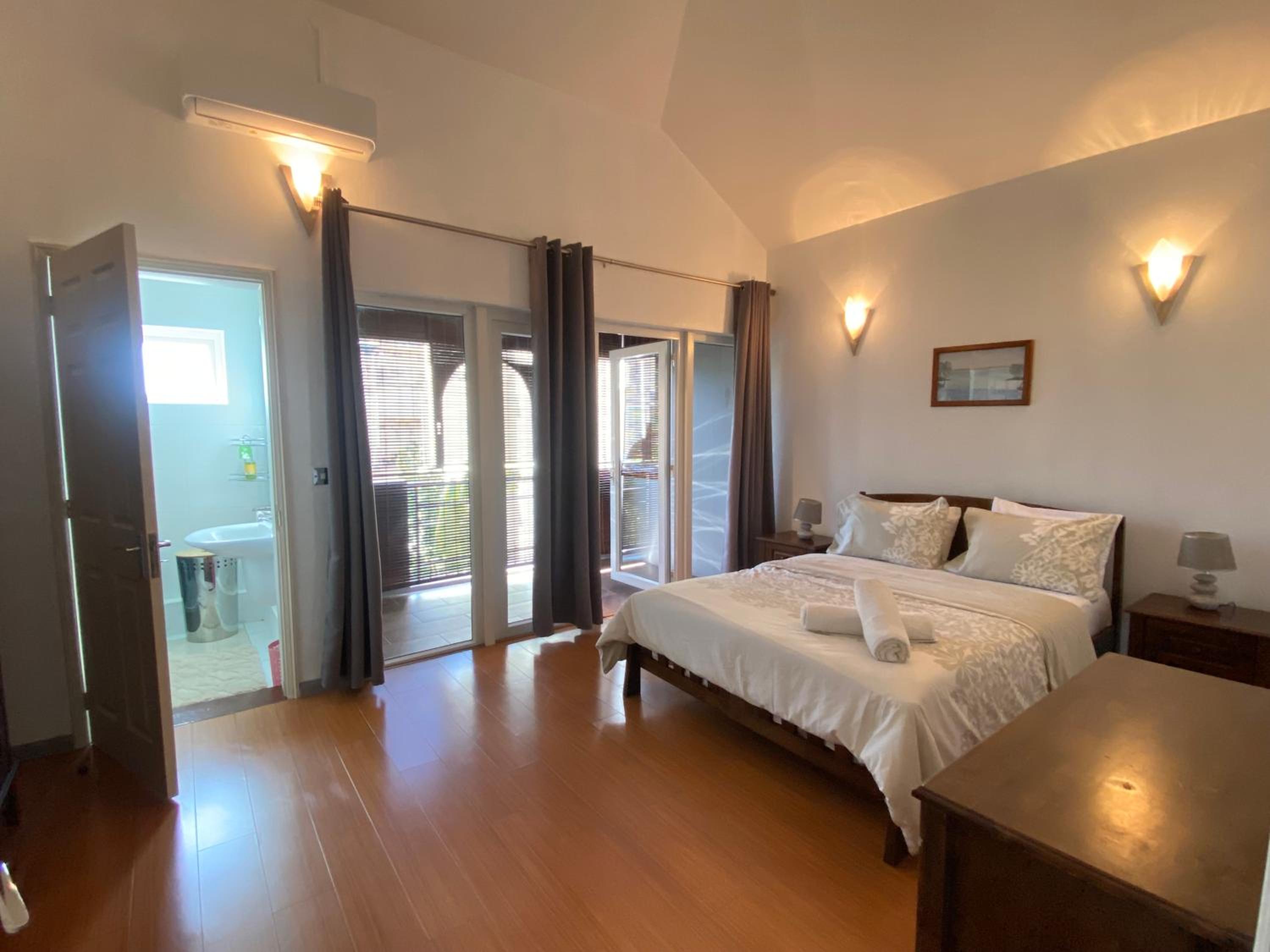 Waterside Complex - Beachfront Villa in Grand Baie