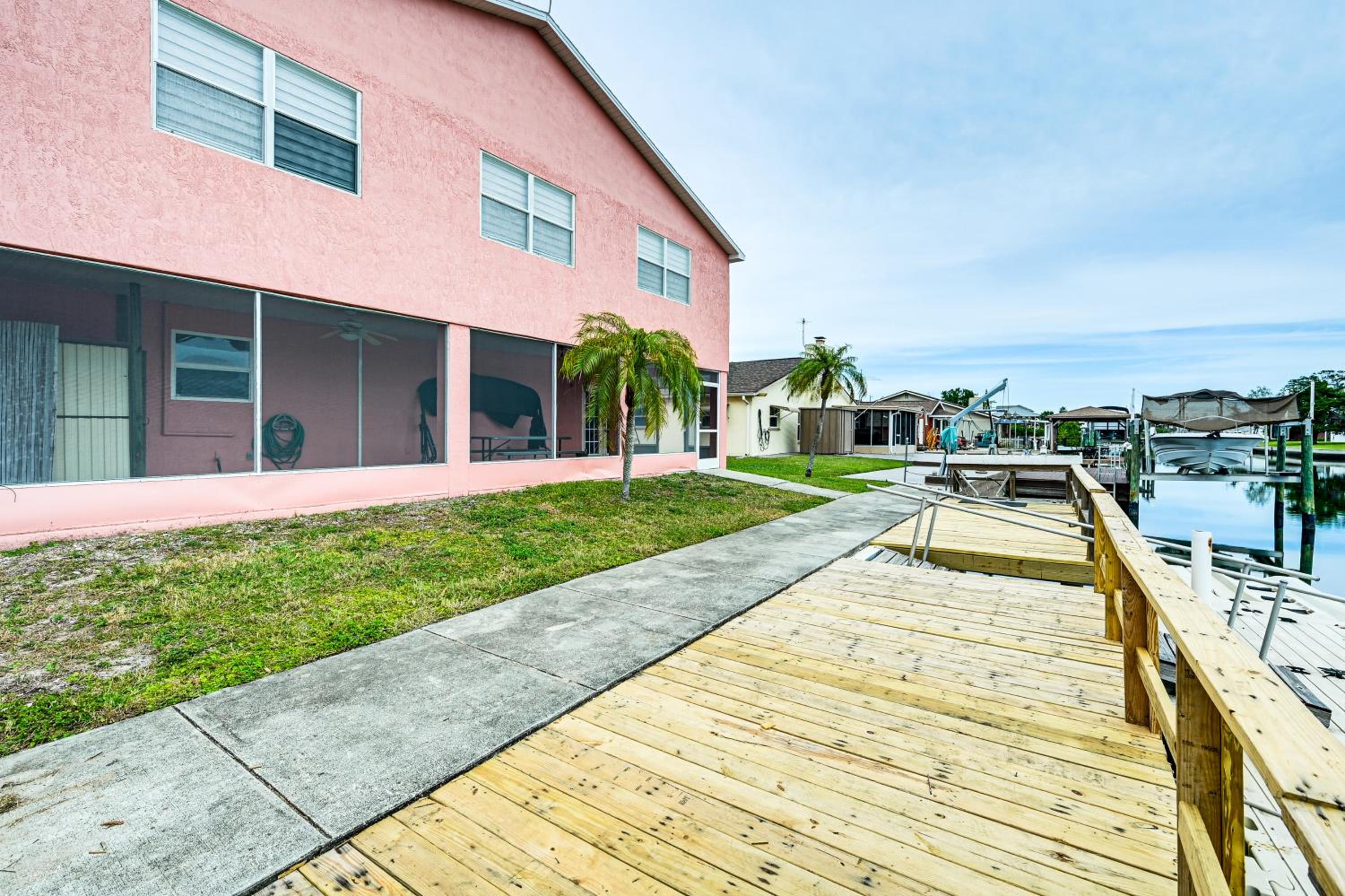 Canal-Front Home with Boat Dock and Lanai in Hudson
