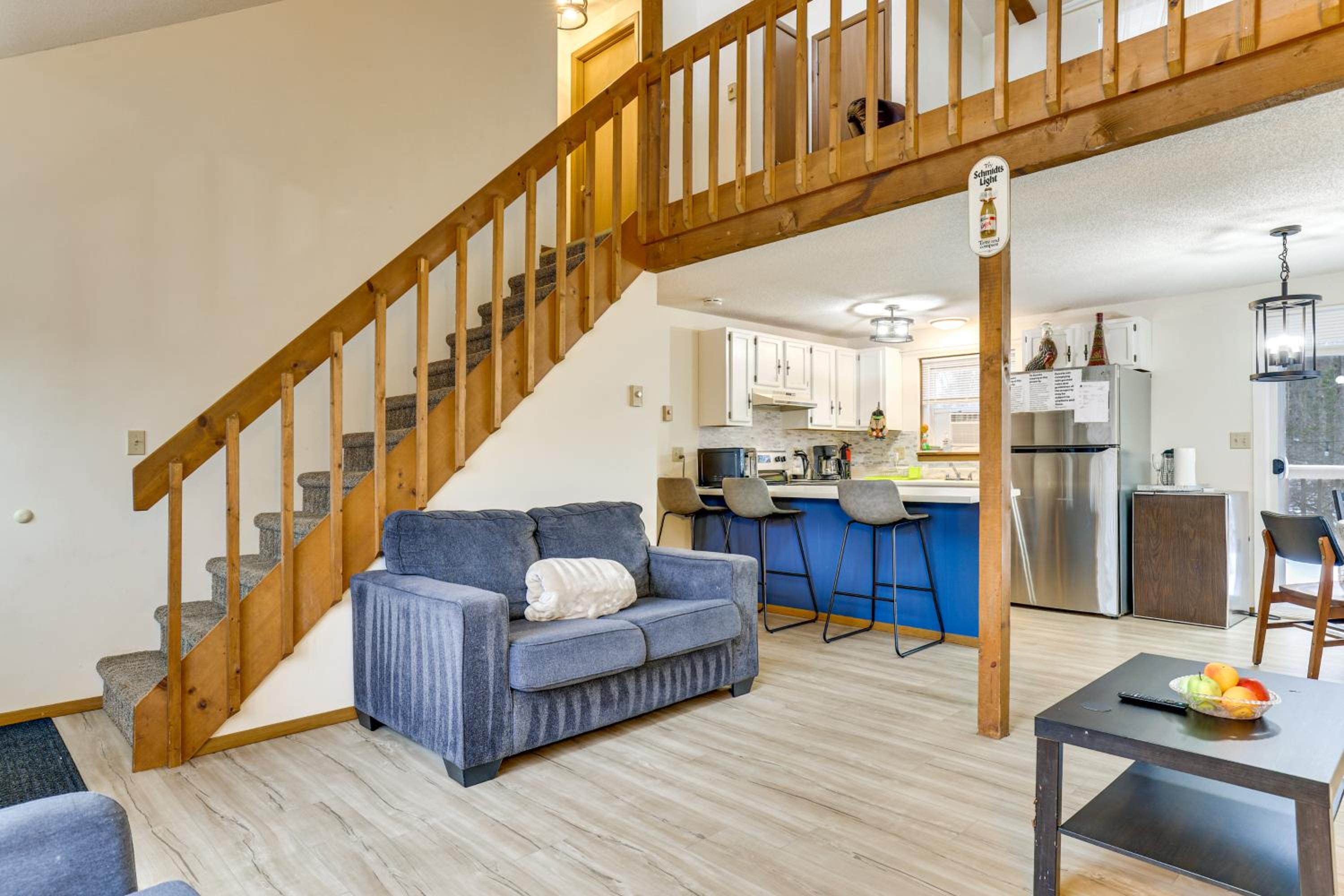 Ski, Swim and Hike! Family Home in Tobyhanna