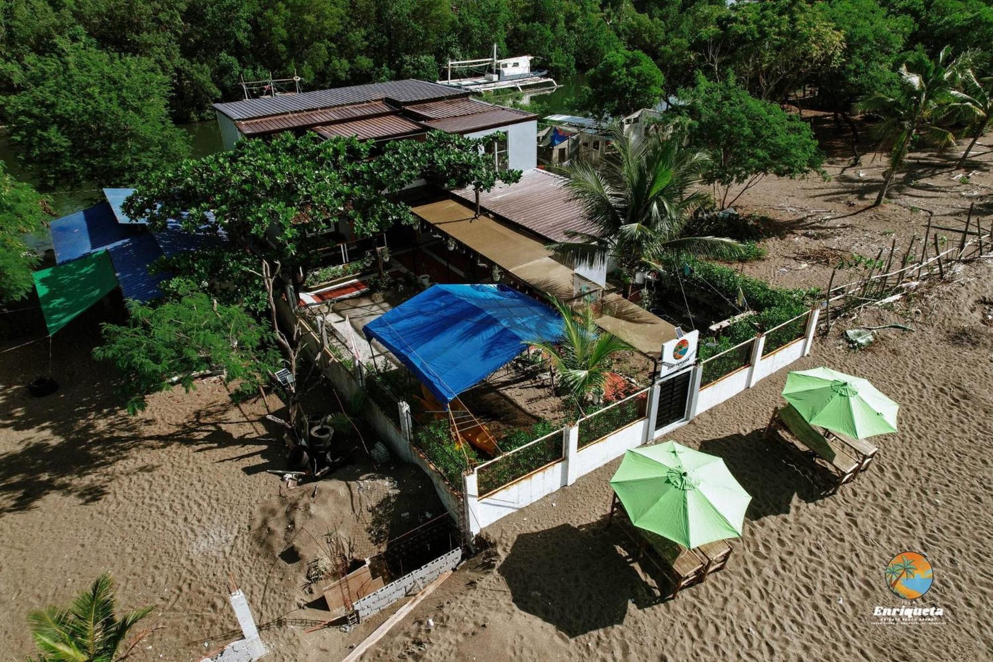 Isla Enriqueta - Private Beach Resort