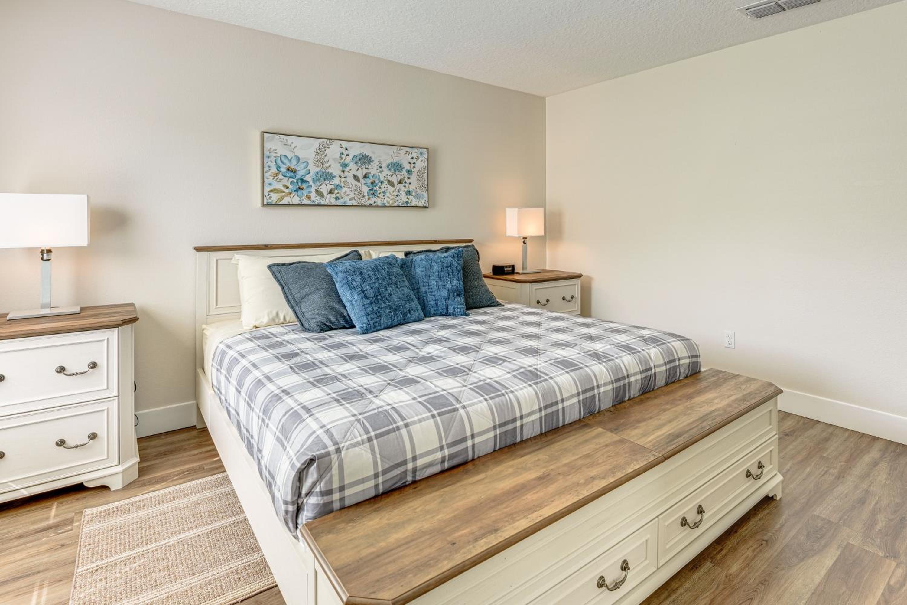 5 Mi to Old Town Kissimmee! Family Escape with Perks