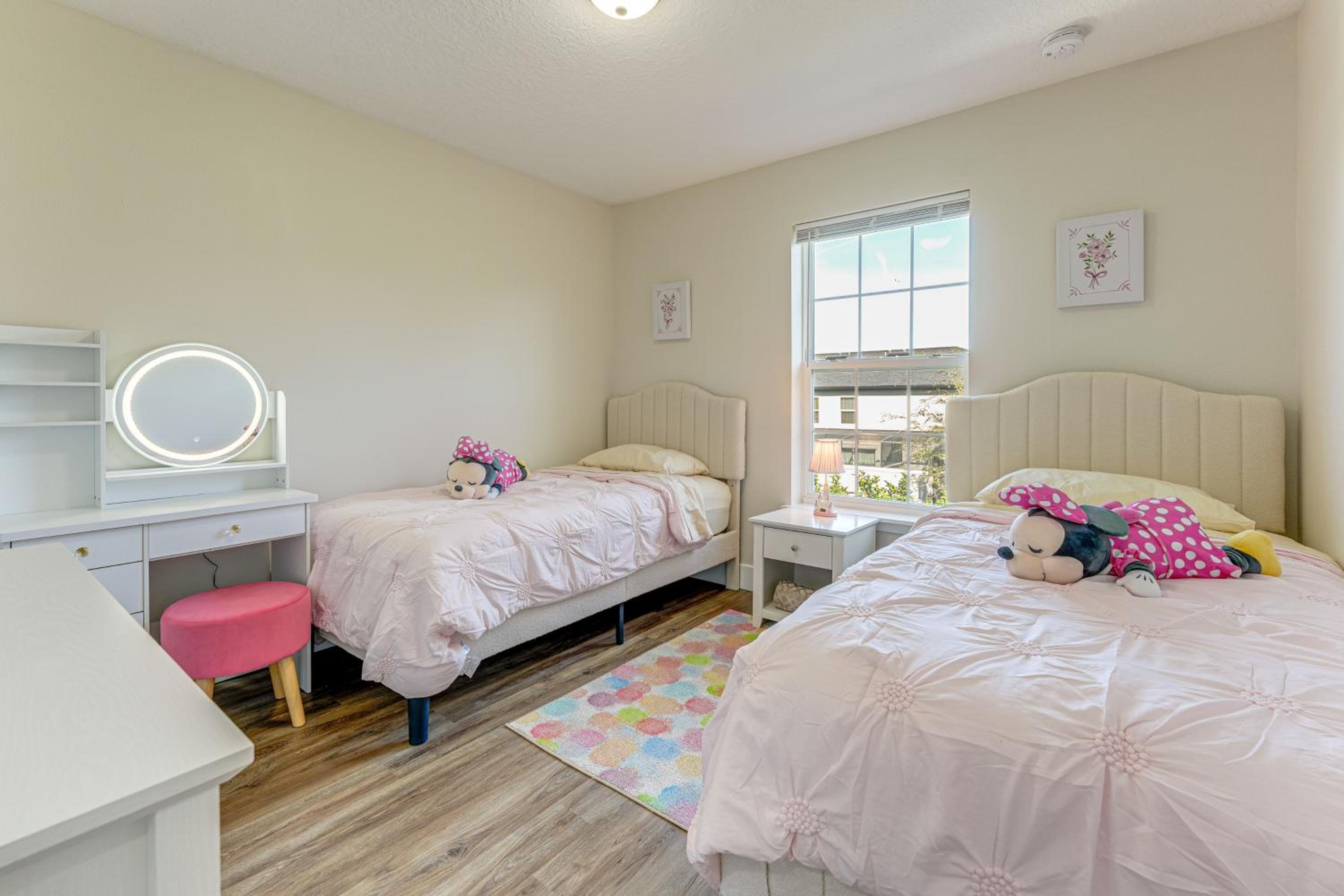 5 Mi to Old Town Kissimmee! Family Escape with Perks