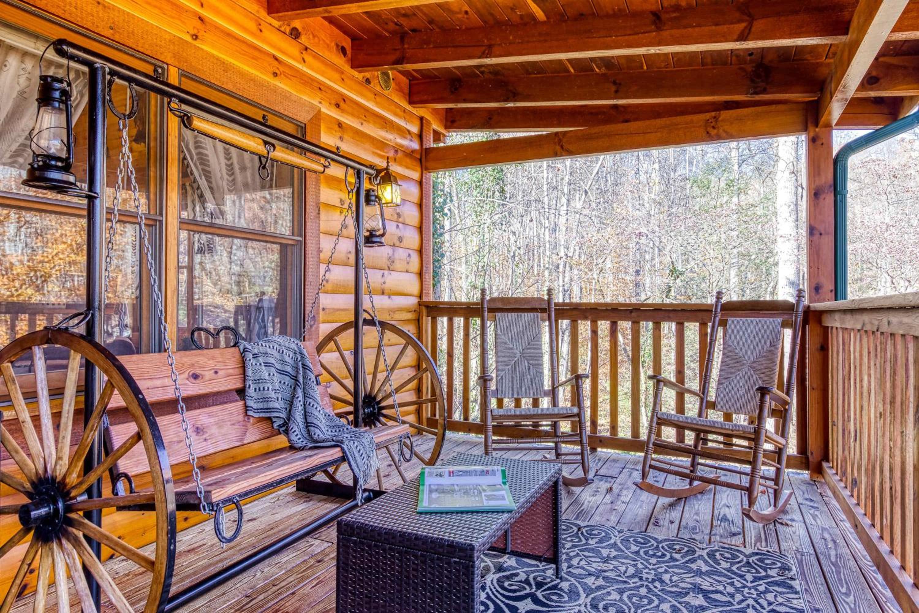 Along the Trail Cabin with Hot Tub Pool Pond Game Room