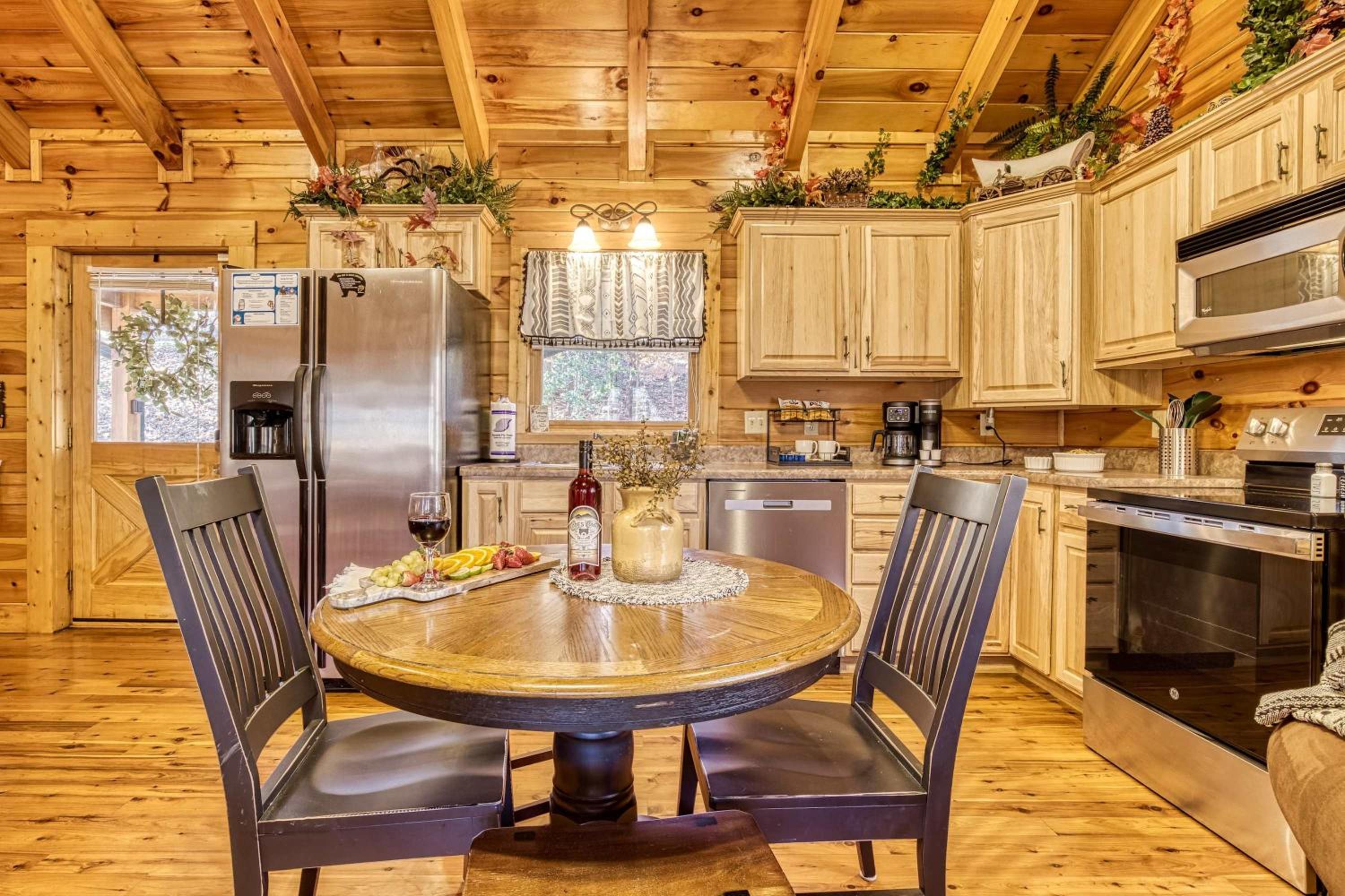 Along the Trail Cabin with Hot Tub Pool Pond Game Room