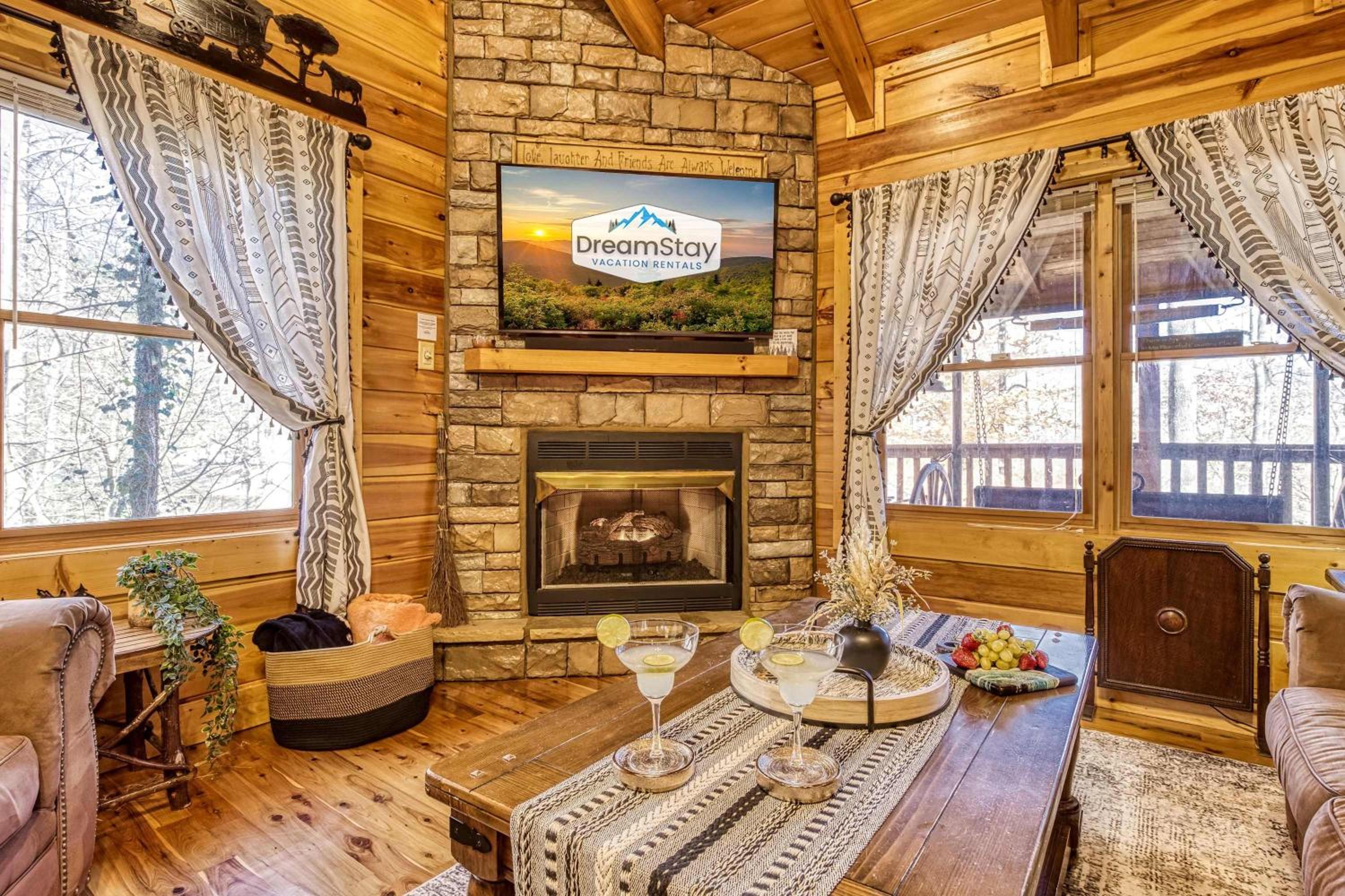 Along the Trail Cabin with Hot Tub Pool Pond Game Room