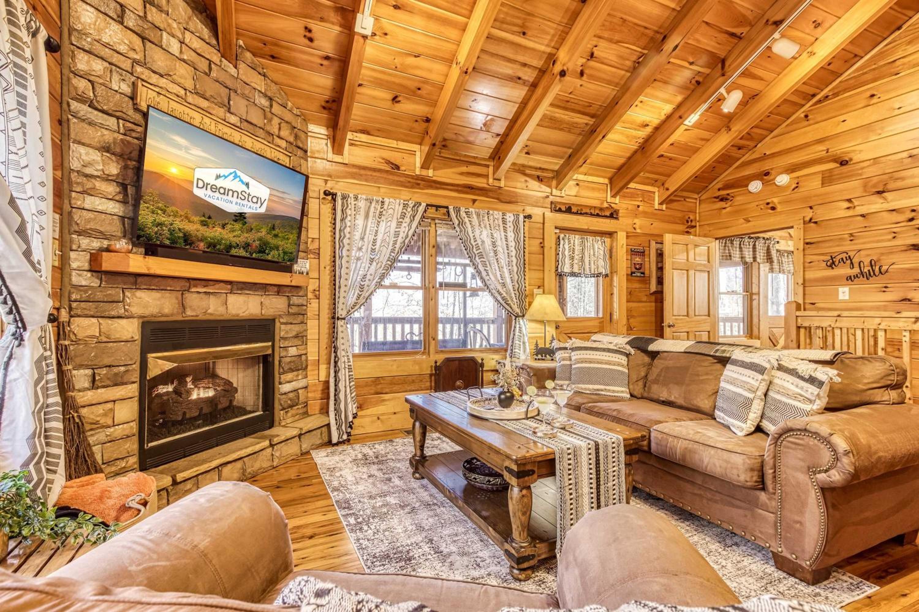 Along the Trail Cabin with Hot Tub Pool Pond Game Room