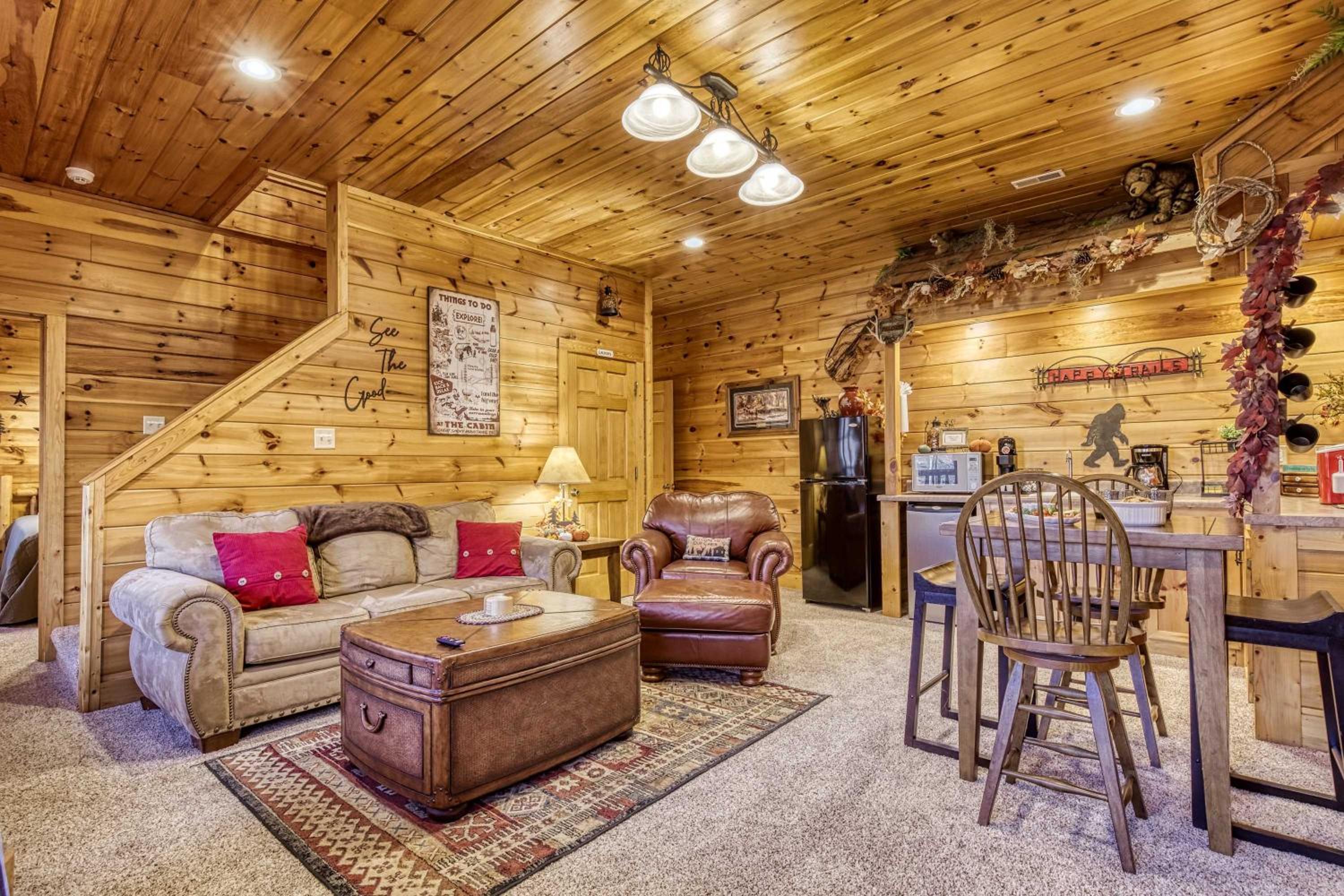 Along the Trail Cabin with Hot Tub Pool Pond Game Room