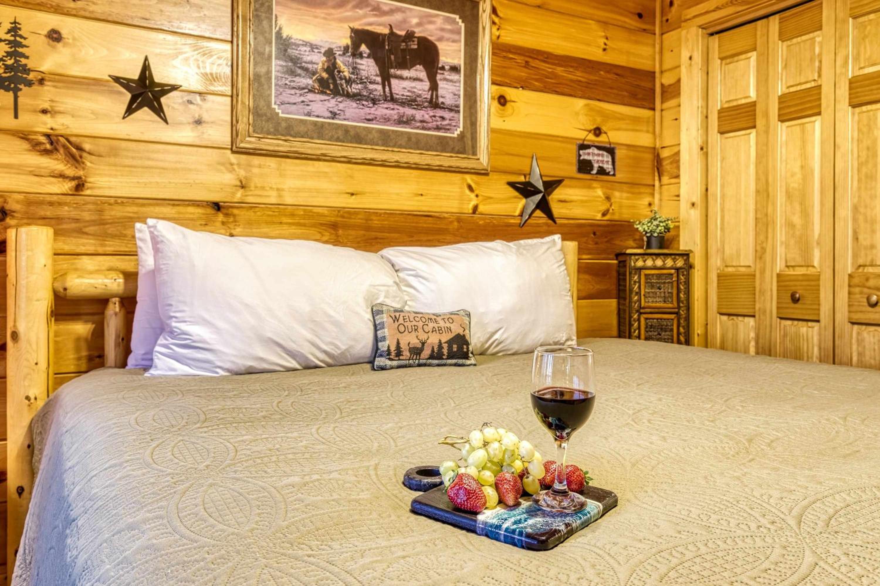 Along the Trail Cabin with Hot Tub Pool Pond Game Room