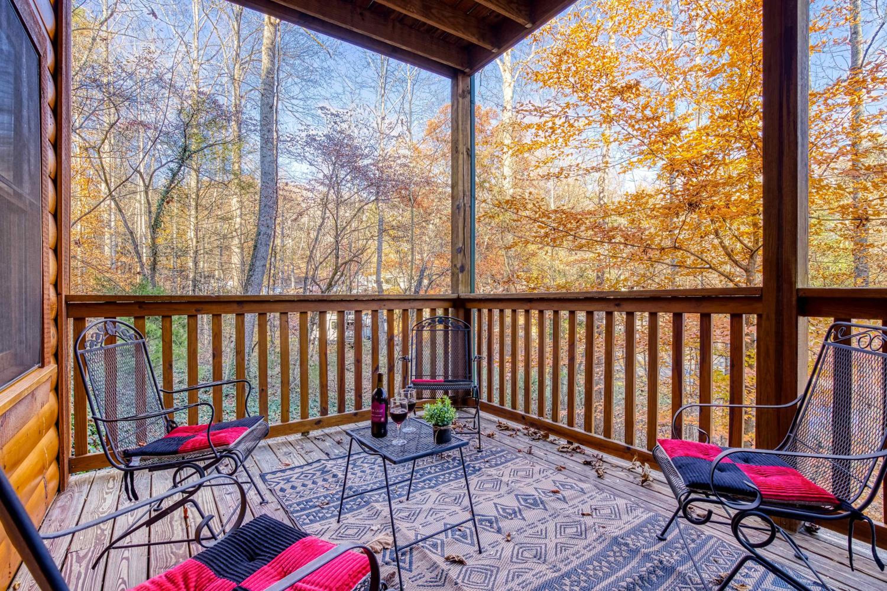 Along the Trail Cabin with Hot Tub Pool Pond Game Room