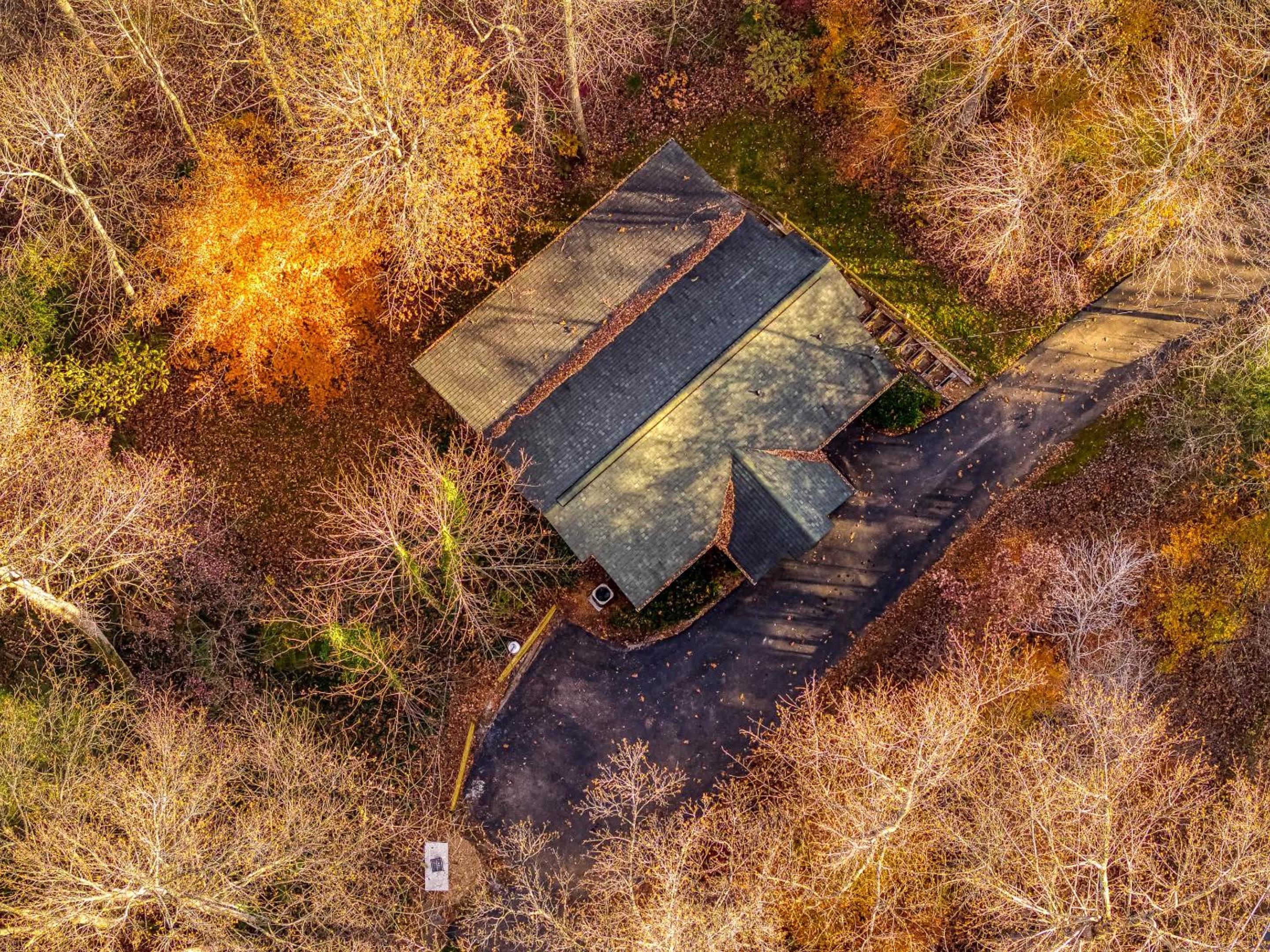Along the Trail Cabin with Hot Tub Pool Pond Game Room