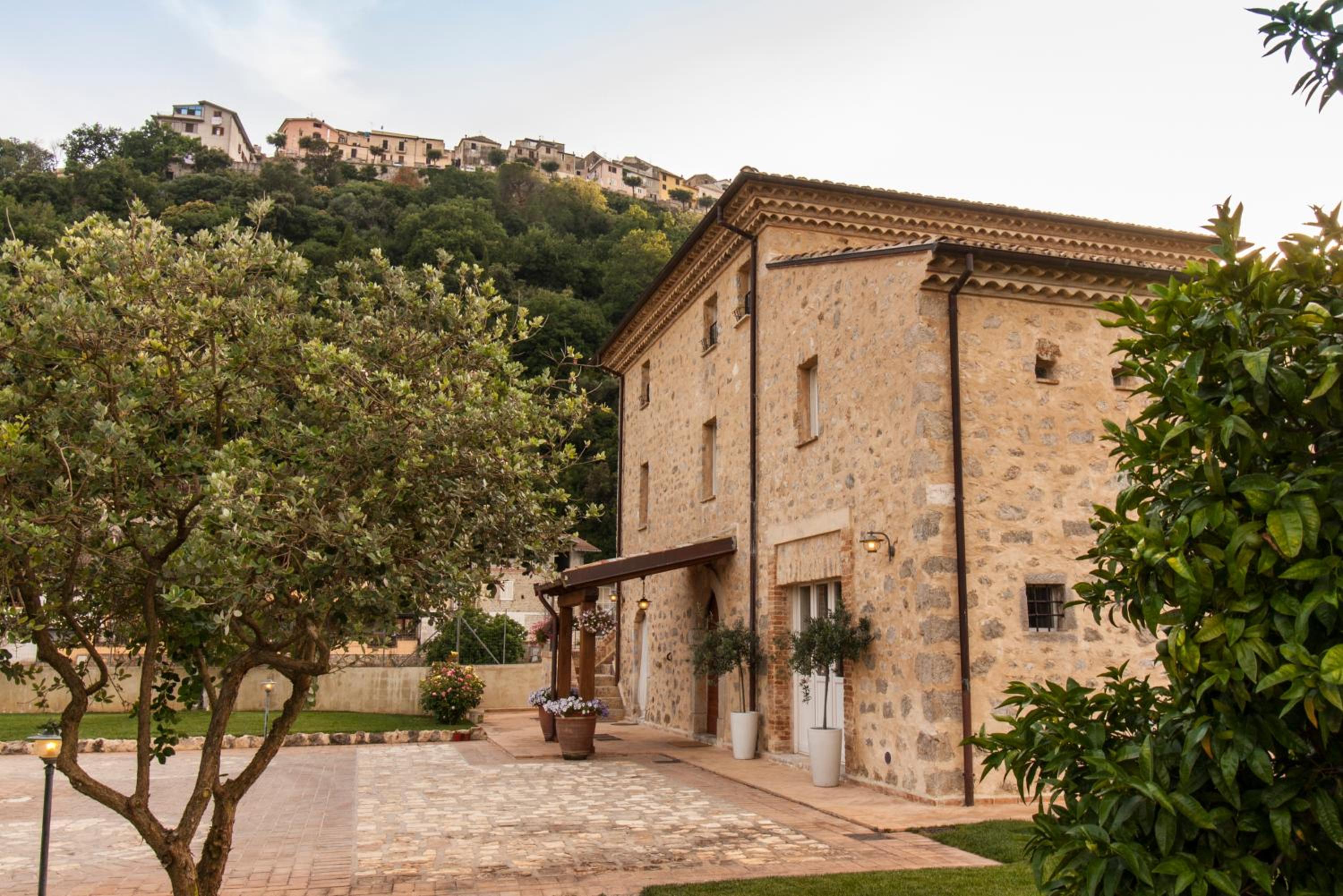 Aia Antica view 3