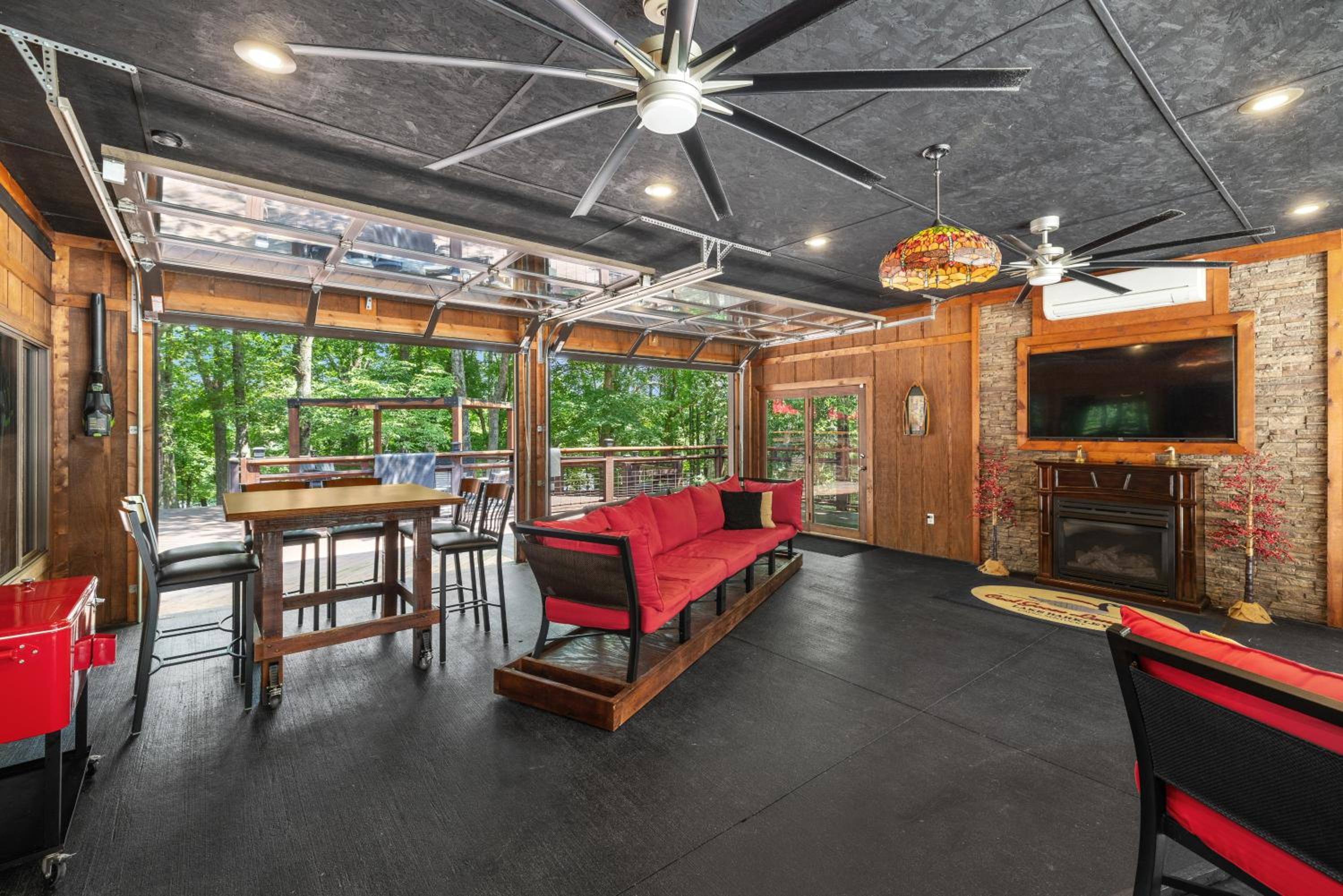 Cool Goose Landing Private Dock Large Deck Game Room 61