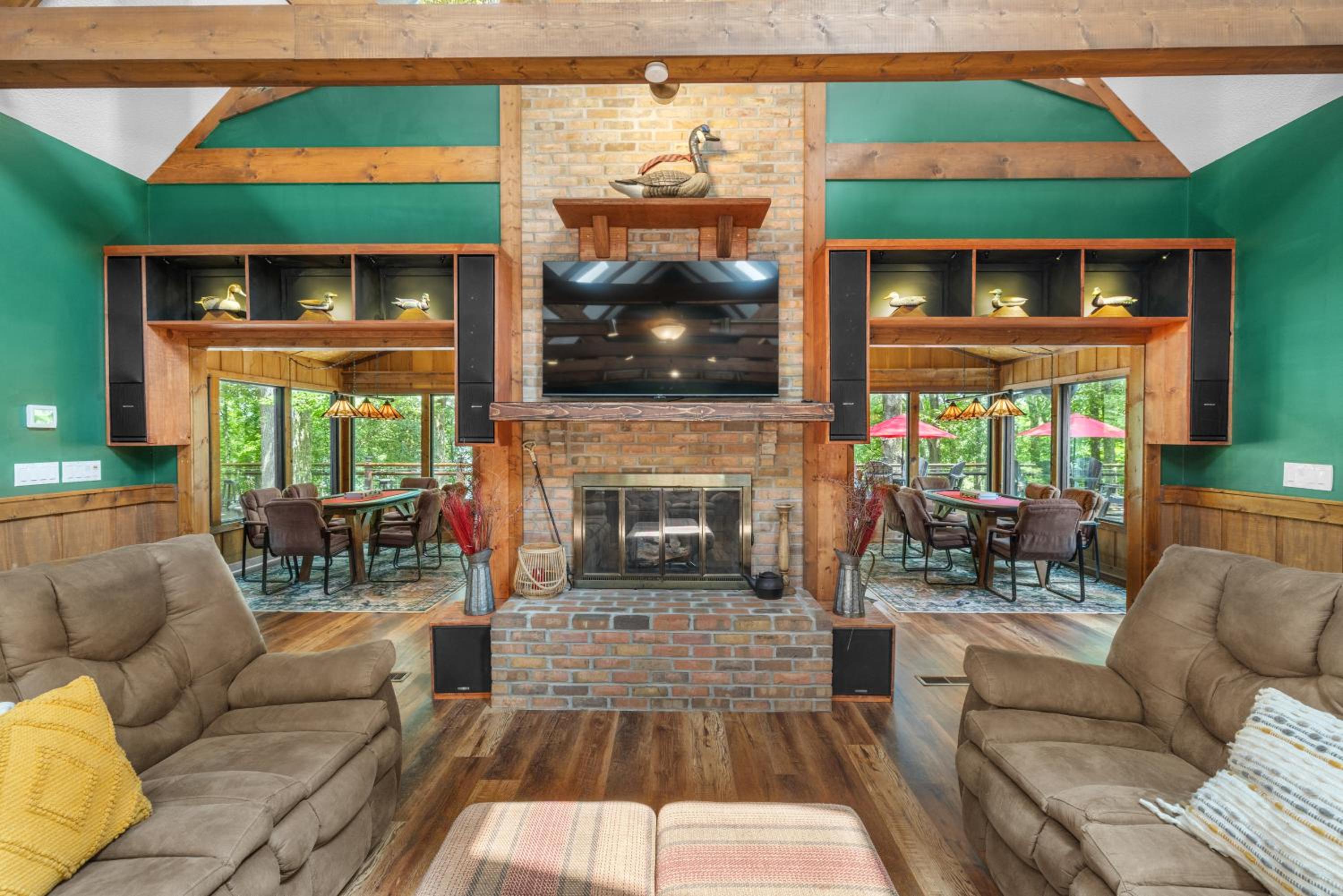 Cool Goose Landing Private Dock Large Deck Game Room 61