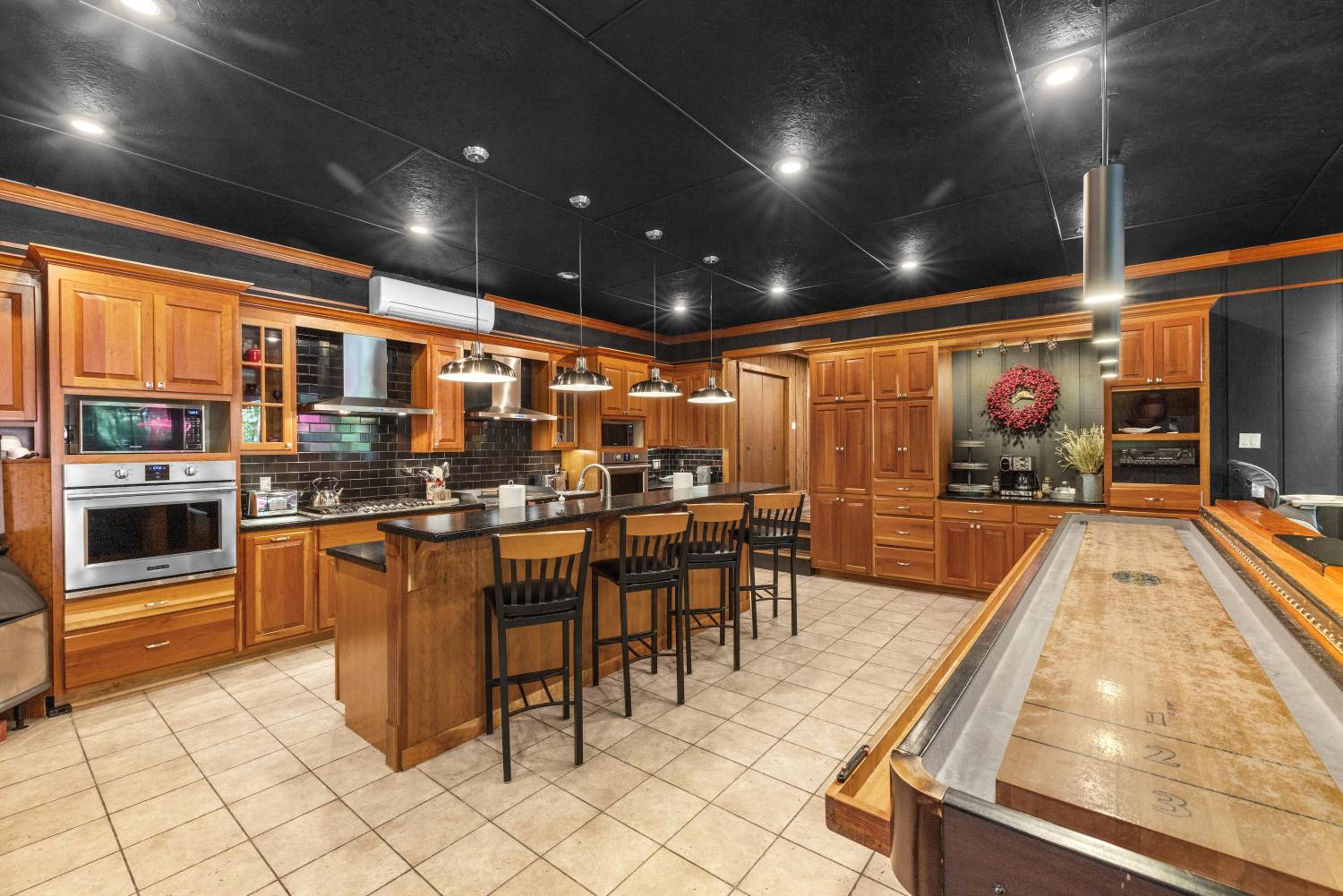 Cool Goose Landing Private Dock Large Deck Game Room 61