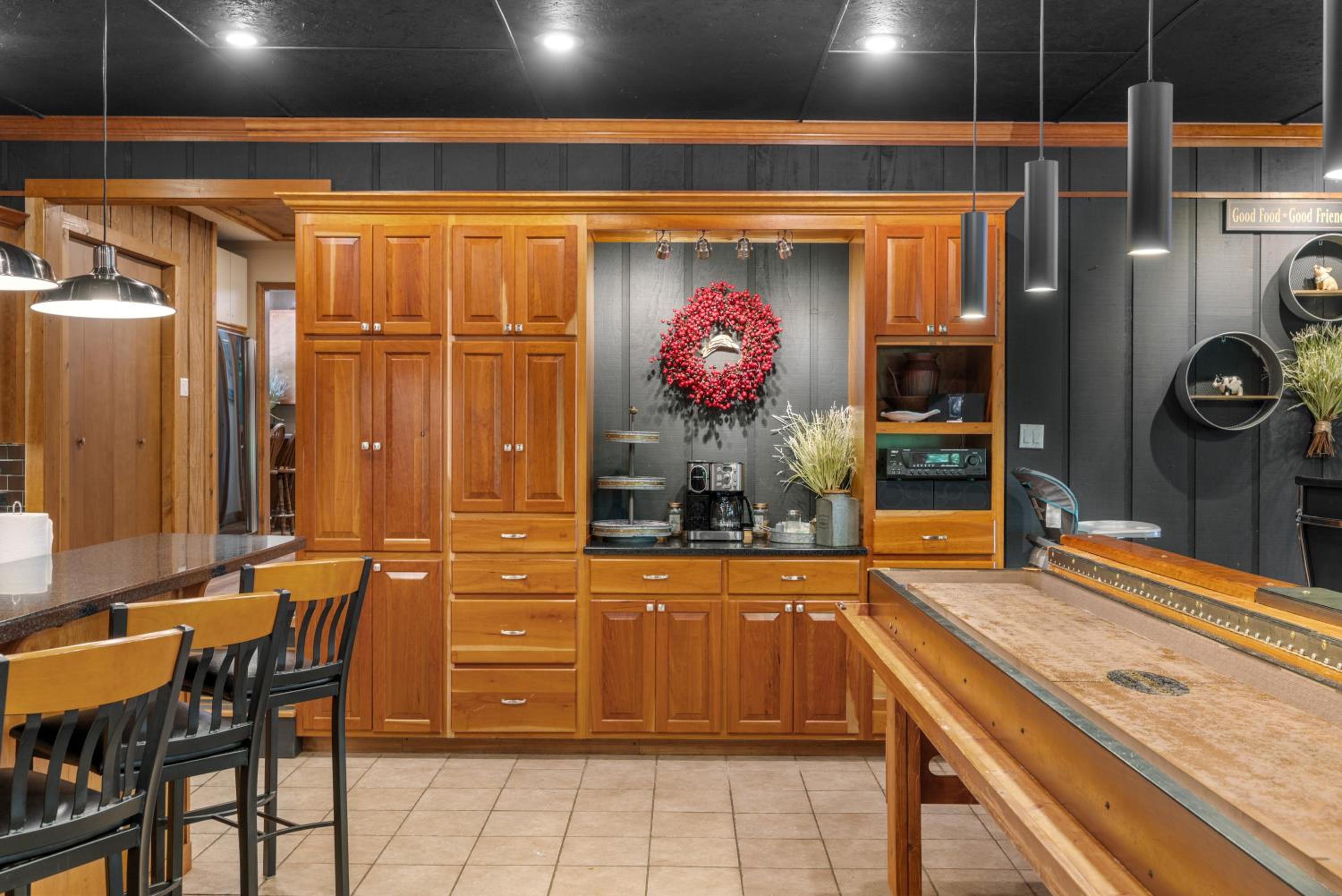 Cool Goose Landing Private Dock Large Deck Game Room 61