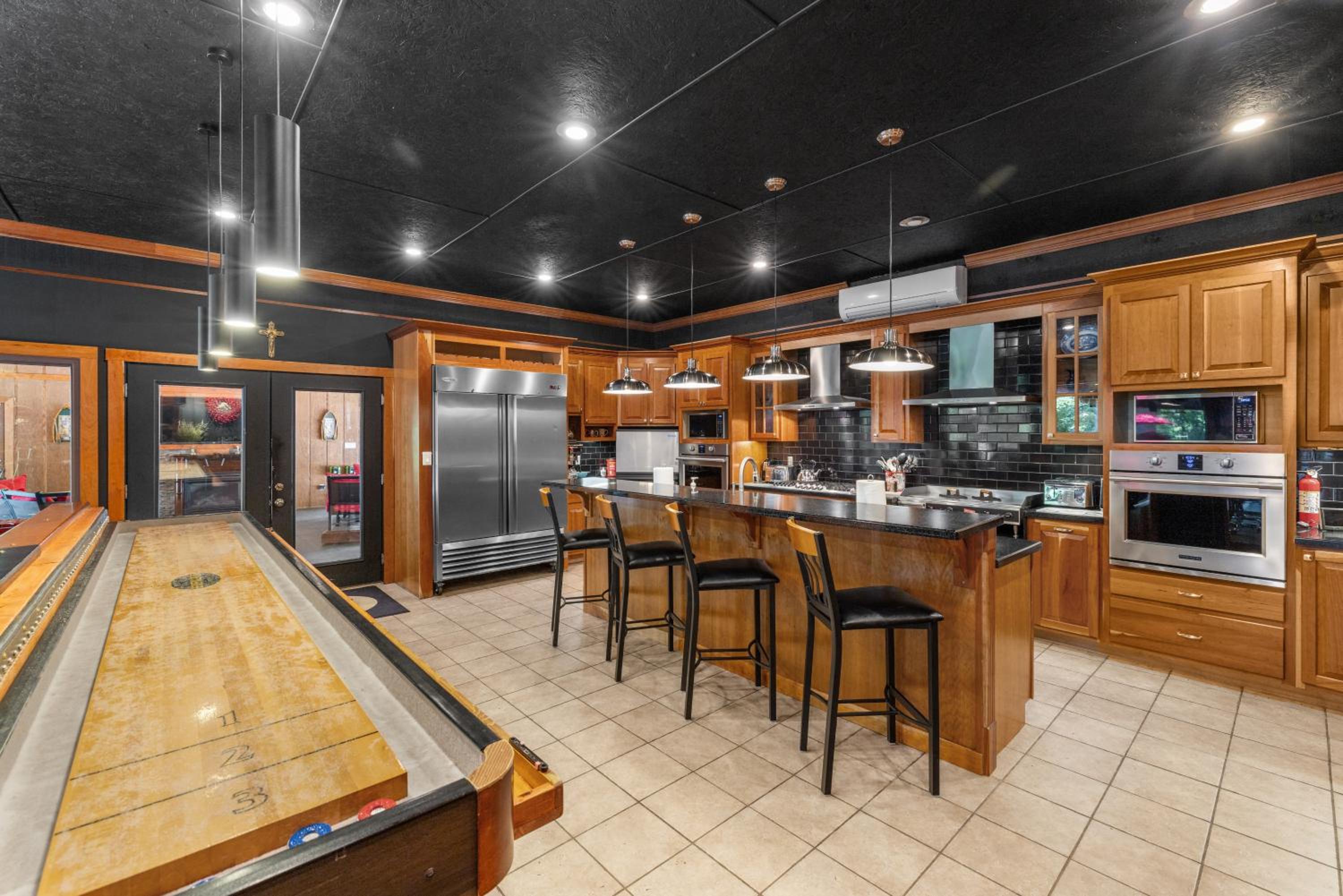 Cool Goose Landing Private Dock Large Deck Game Room 61