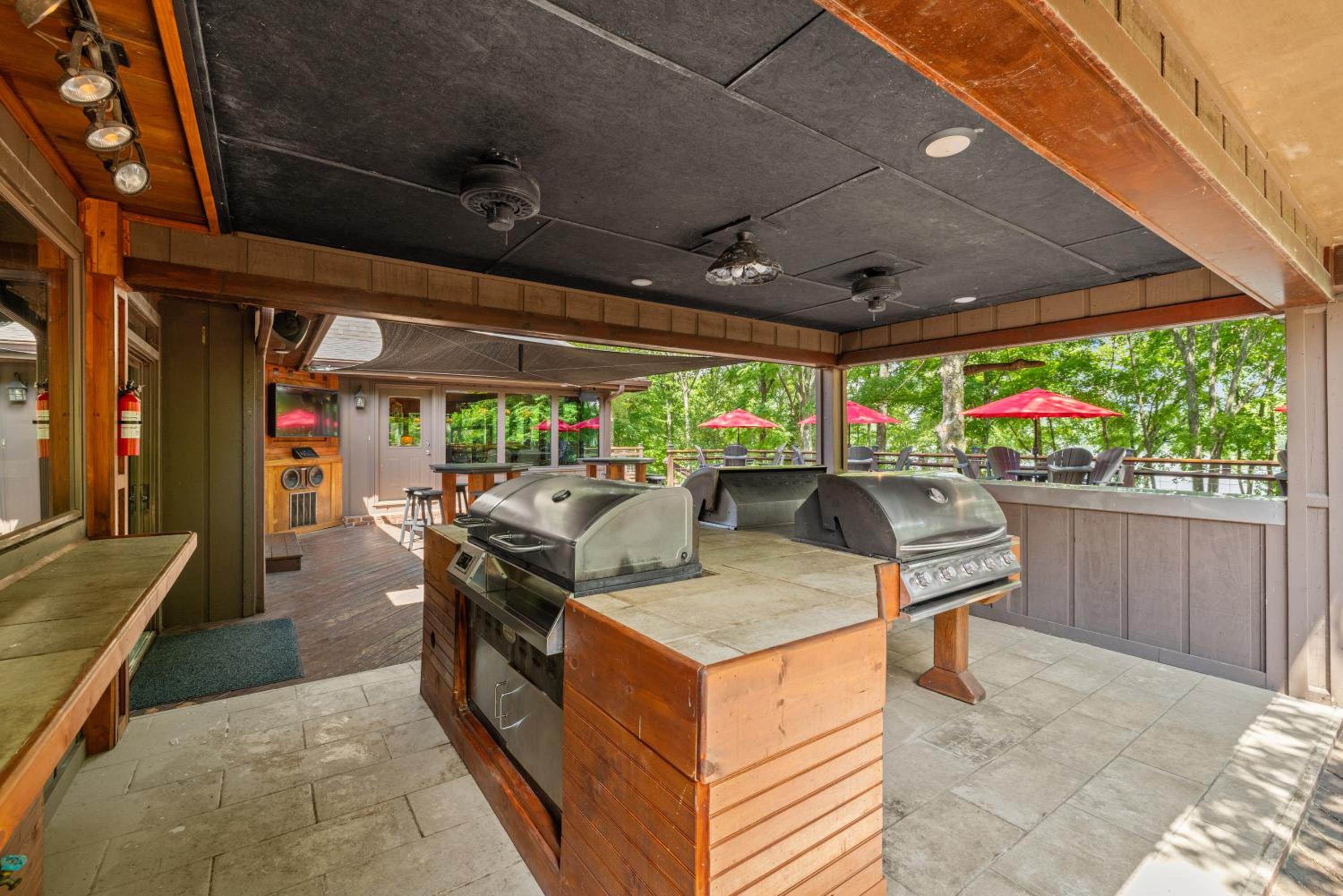 Cool Goose Landing Private Dock Large Deck Game Room 61