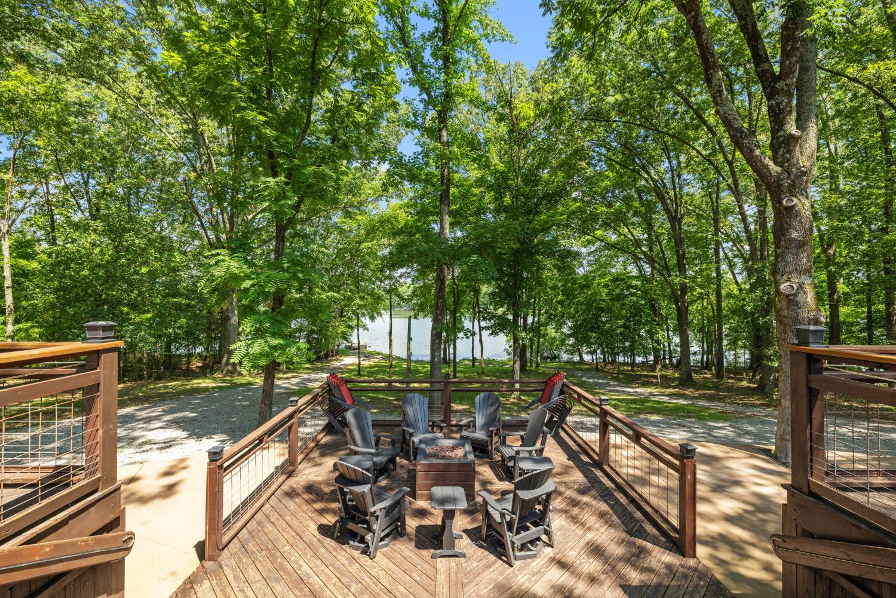 Cool Goose Landing Private Dock Large Deck Game Room 61