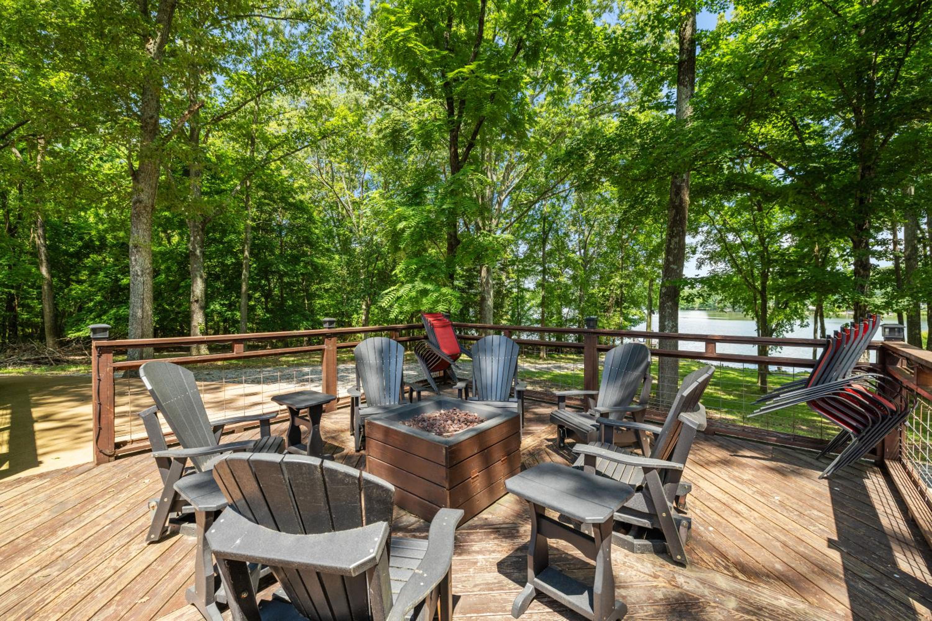 Cool Goose Landing Private Dock Large Deck Game Room 61
