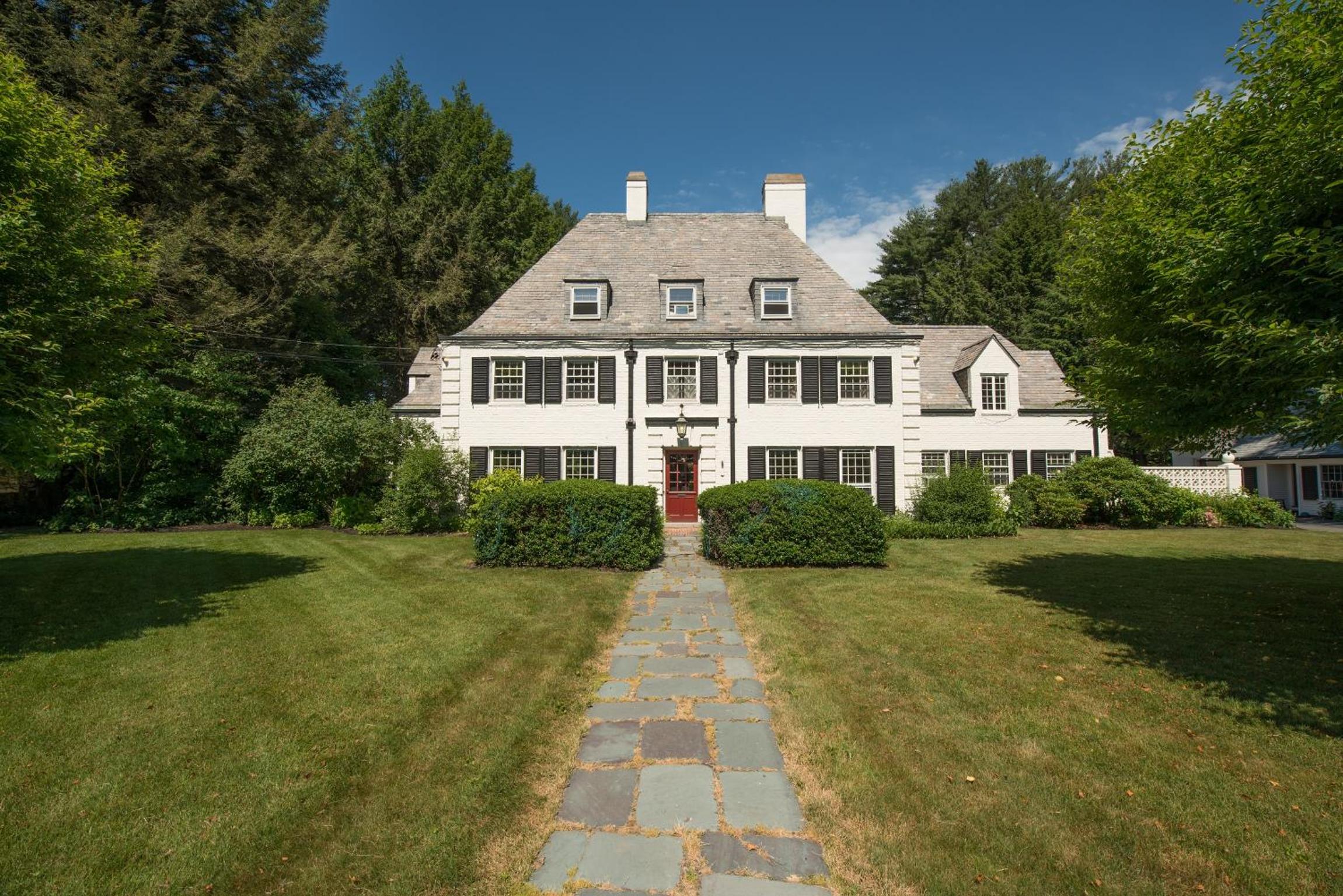 Brattleboro Vacations - Inn on Putney Road - Property Image 3