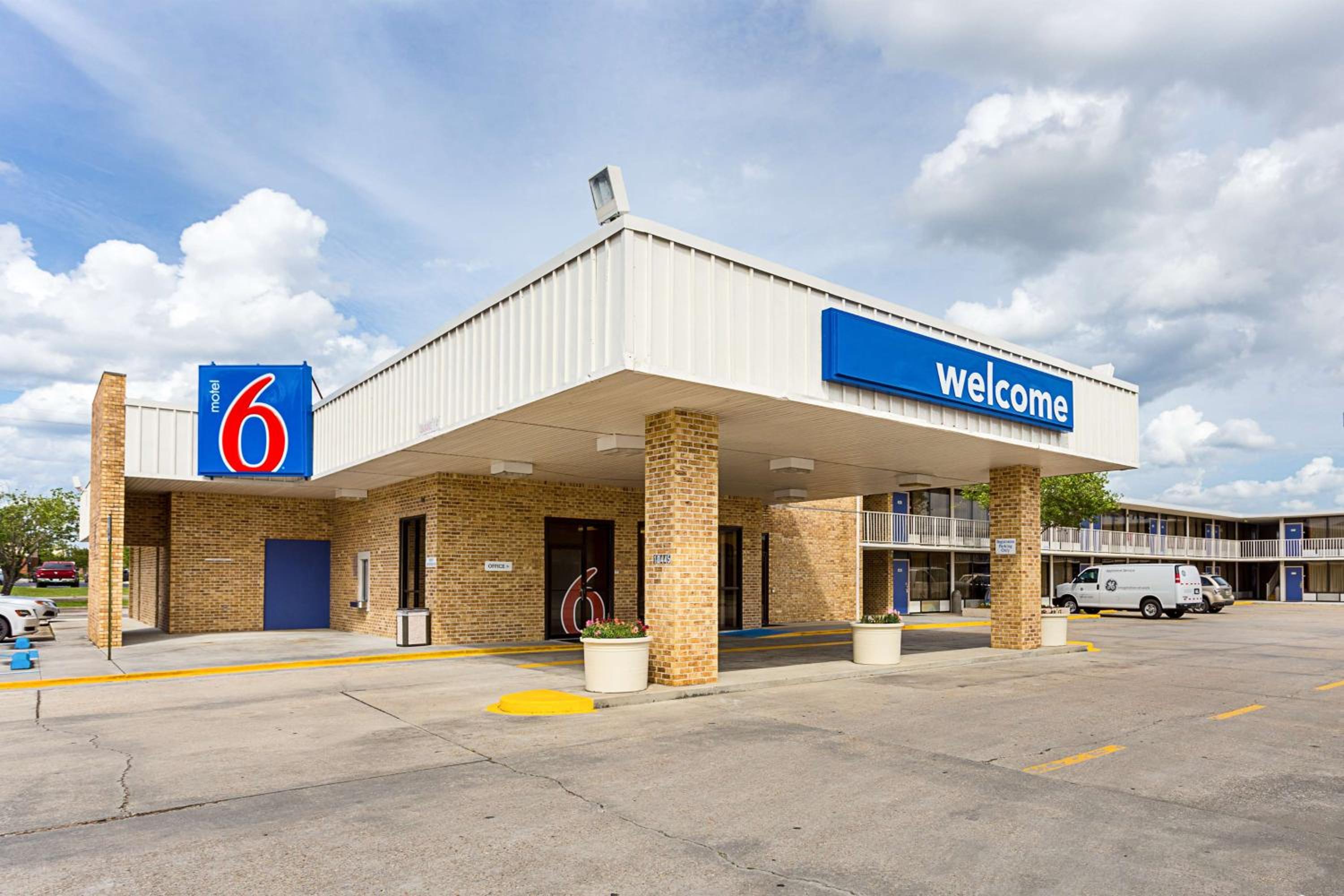 Hotel Motel 6 Baton Rouge Southeast - Image 1