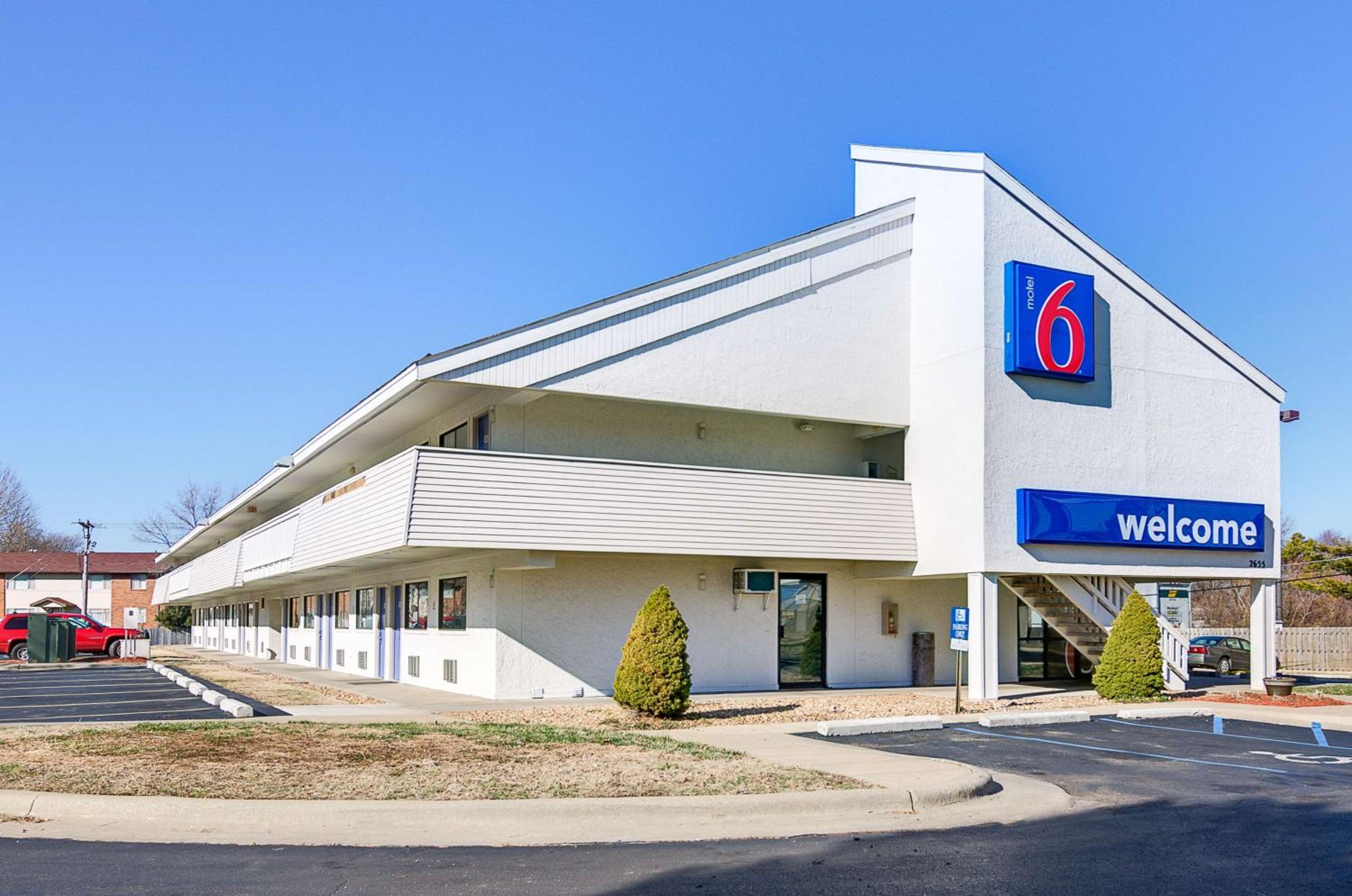 Motel 6-Springfield, MO - North - Image 4