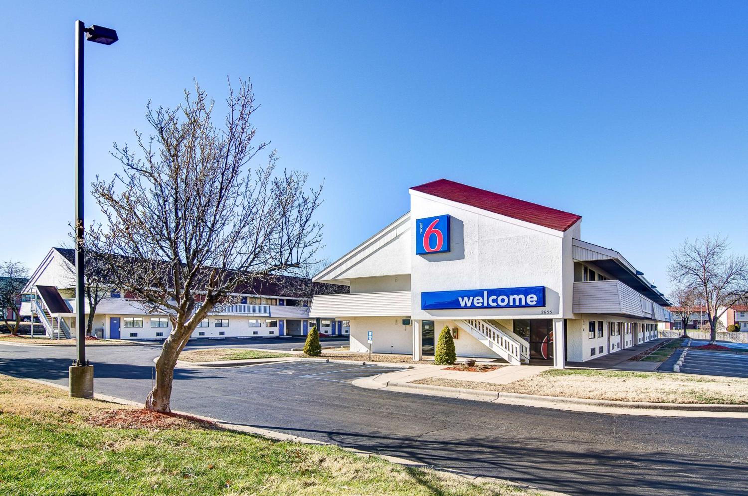Motel 6-Springfield, MO - North - Image 2