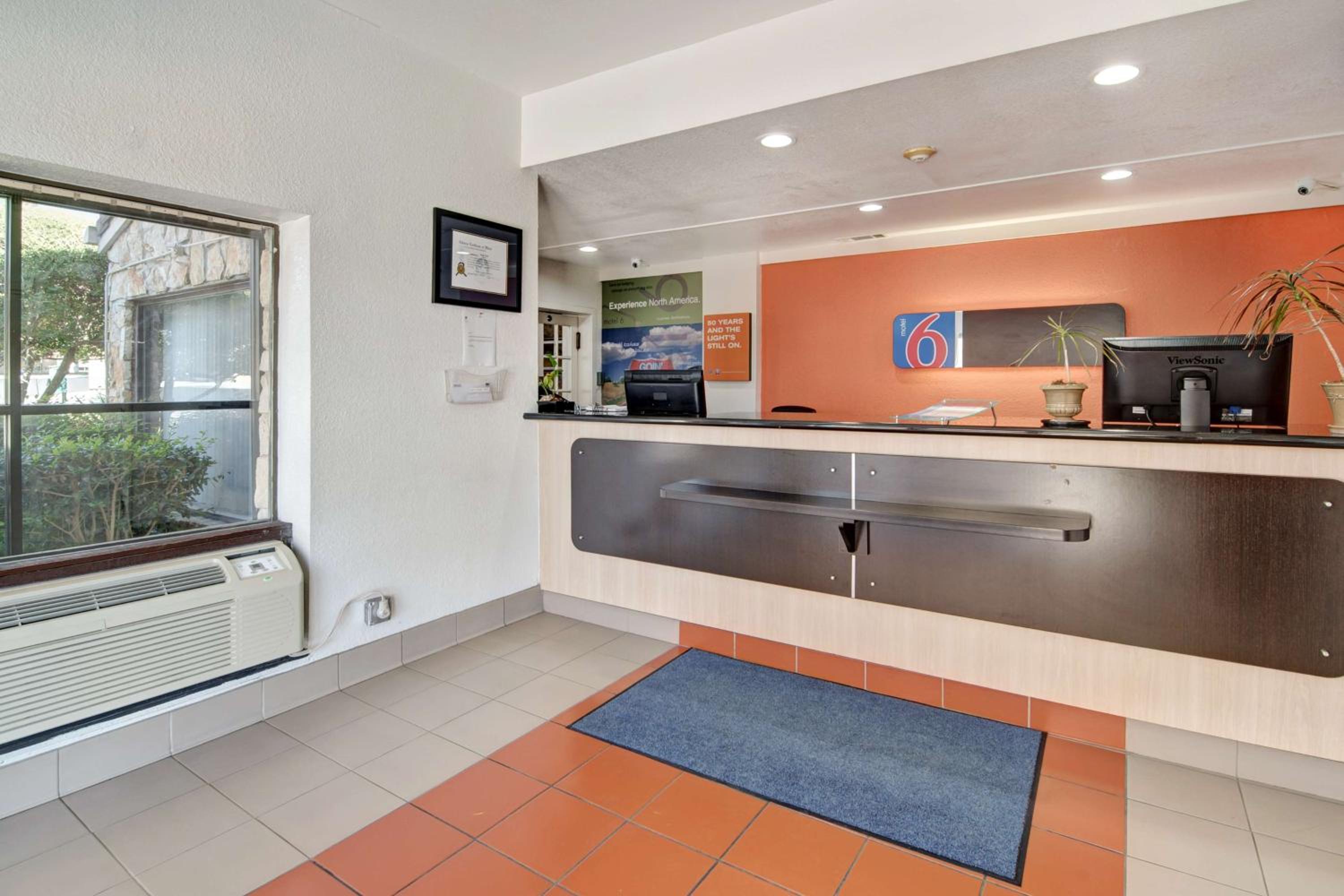 Motel 6-Dallas, TX - Forest Lane, 사진 18
