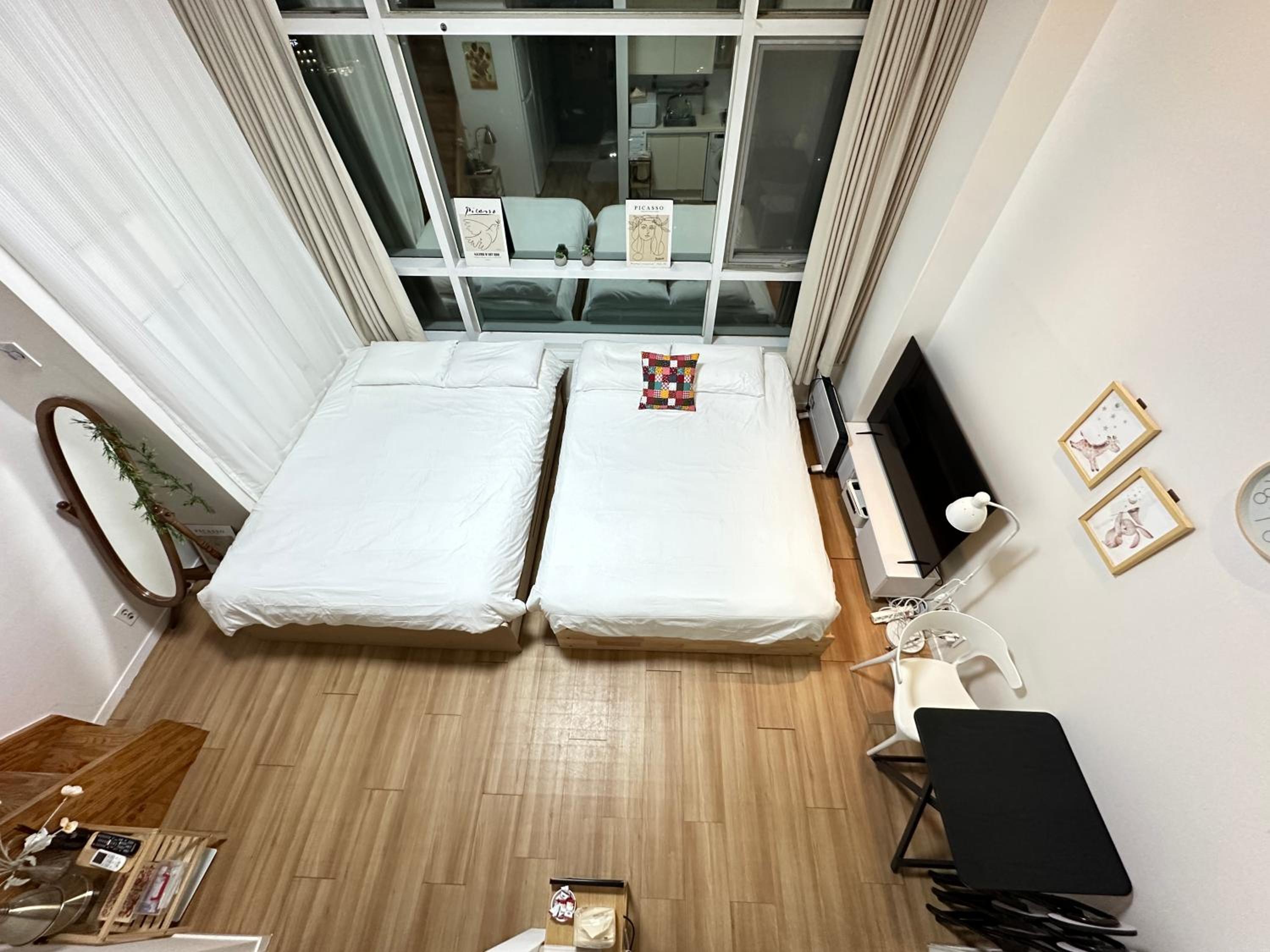 Central Seoul loft apartment