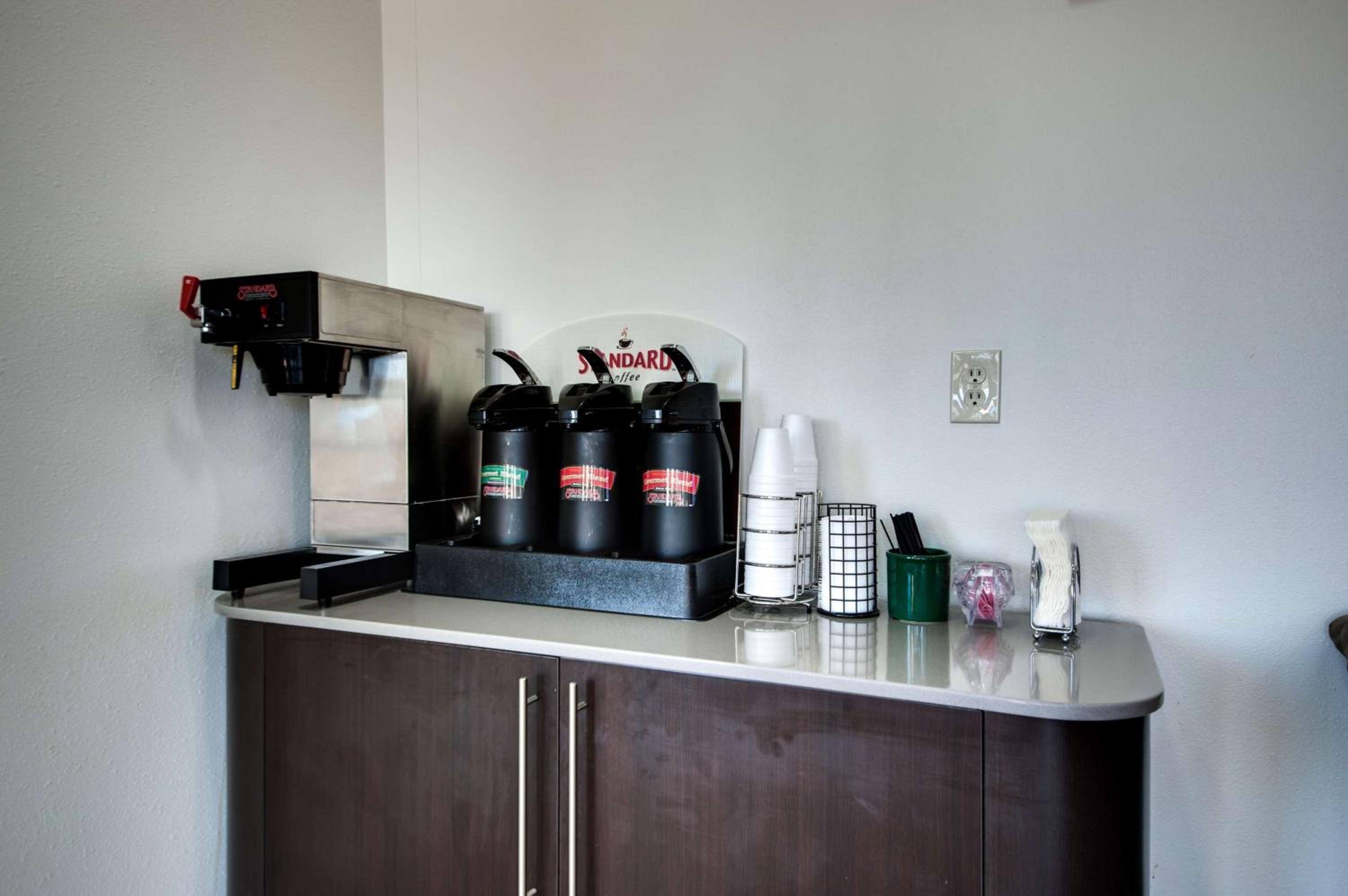 Kinder Vacations - Motel 6-Jennings, LA - Property Image 5