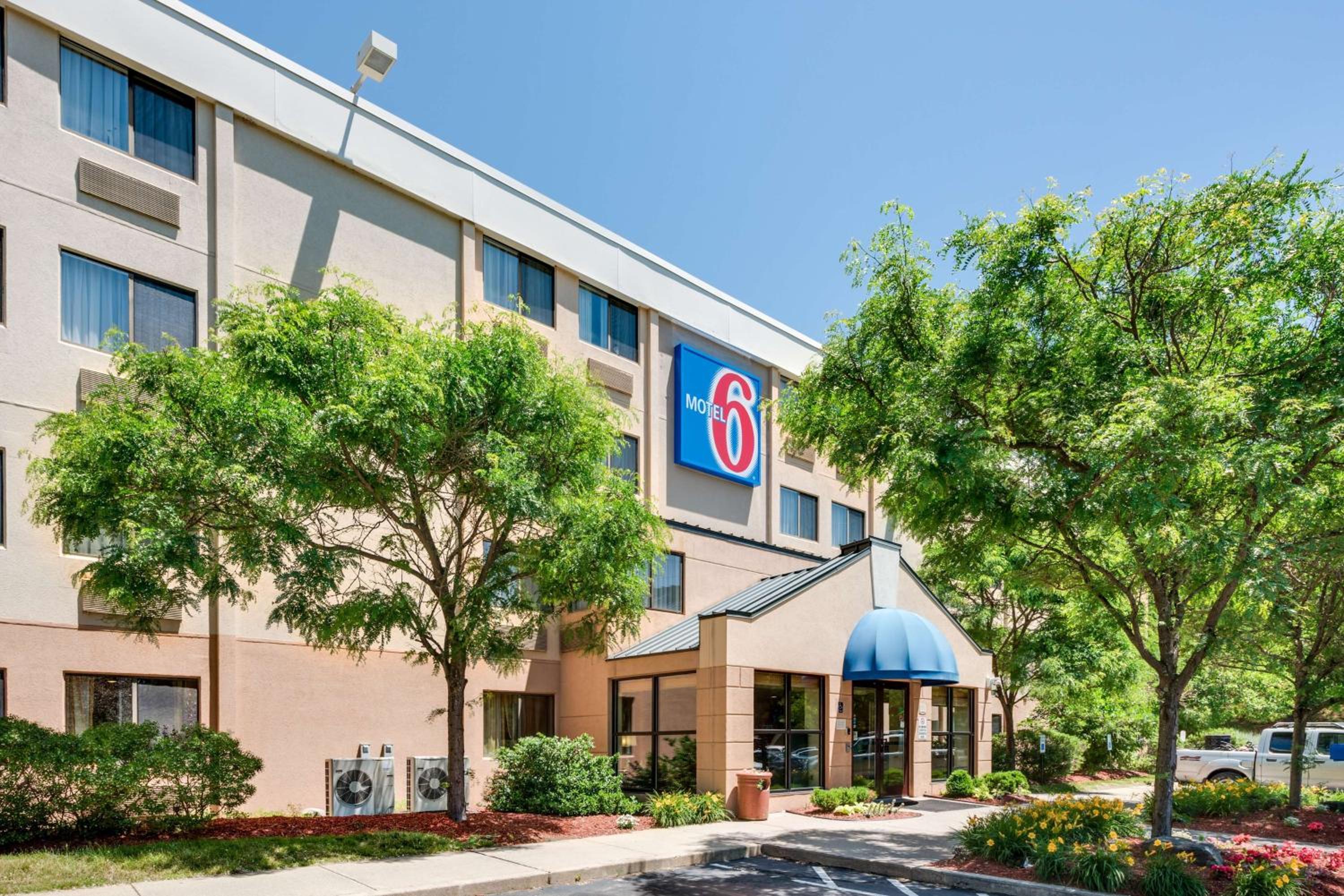 Milford Vacations - Motel 6-Milford, CT - Property Image 47