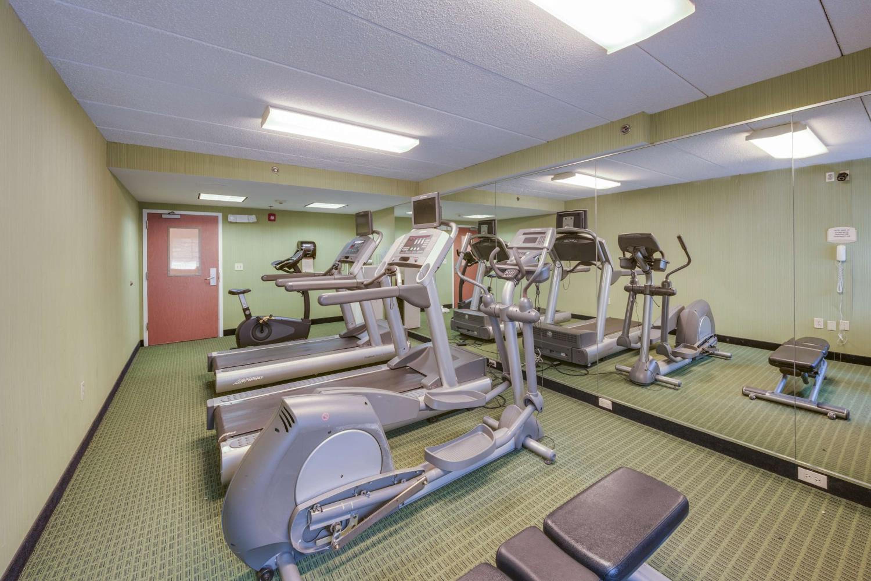 Milford Vacations - Motel 6-Milford, CT - Property Image 30