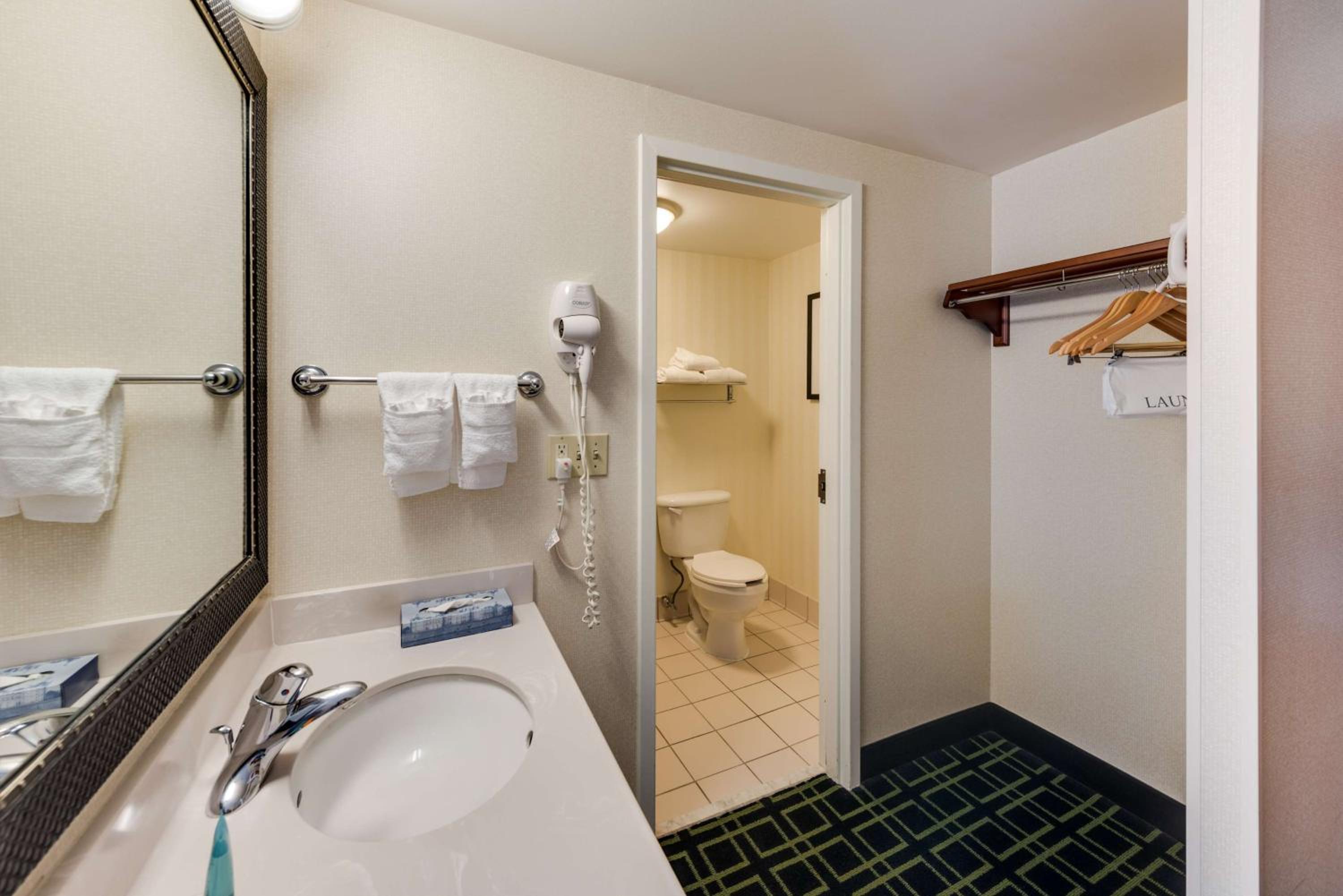 Milford Vacations - Motel 6-Milford, CT - Property Image 25