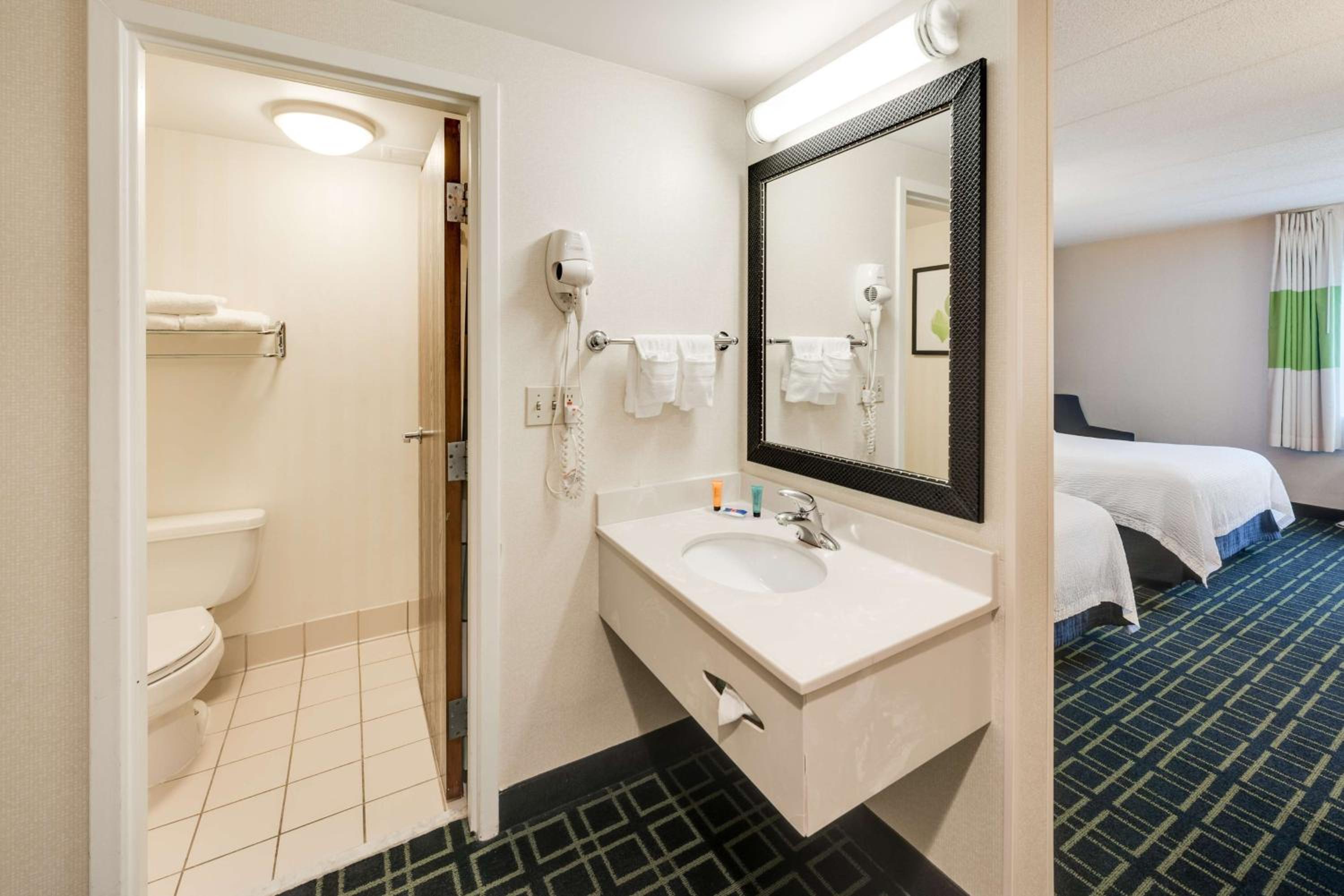 Milford Vacations - Motel 6-Milford, CT - Property Image 24