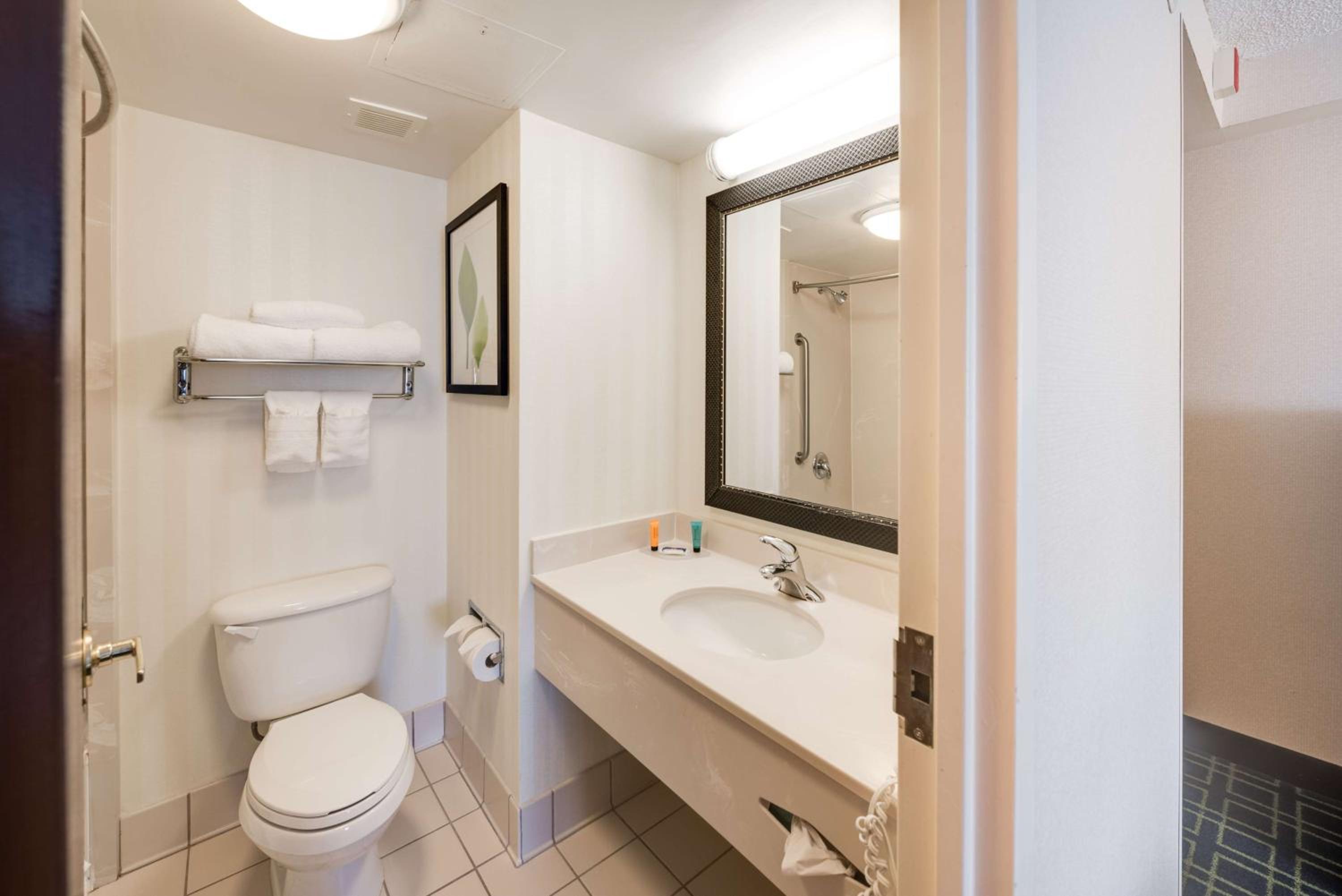 Milford Vacations - Motel 6-Milford, CT - Property Image 23