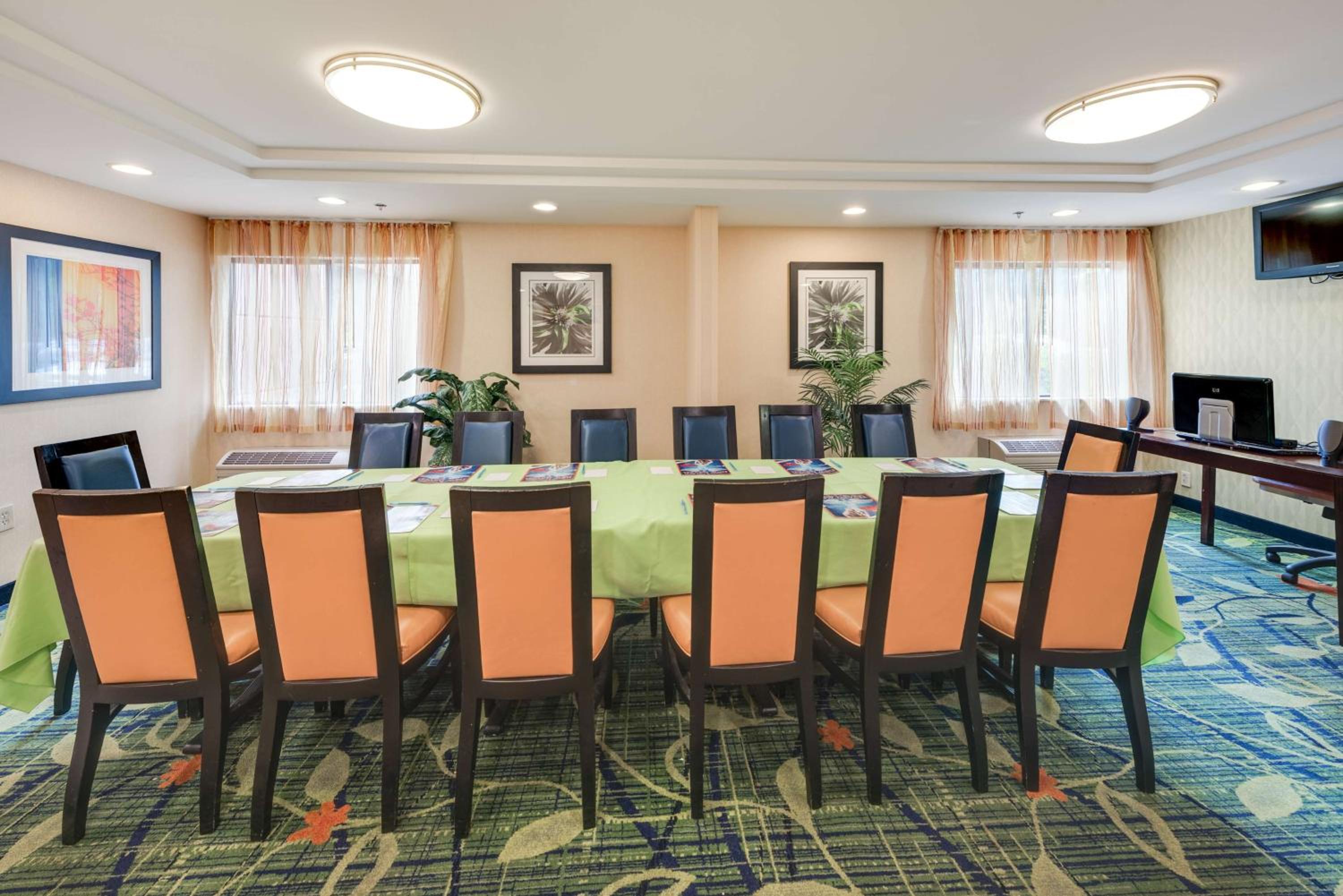 Milford Vacations - Motel 6-Milford, CT - Property Image 21